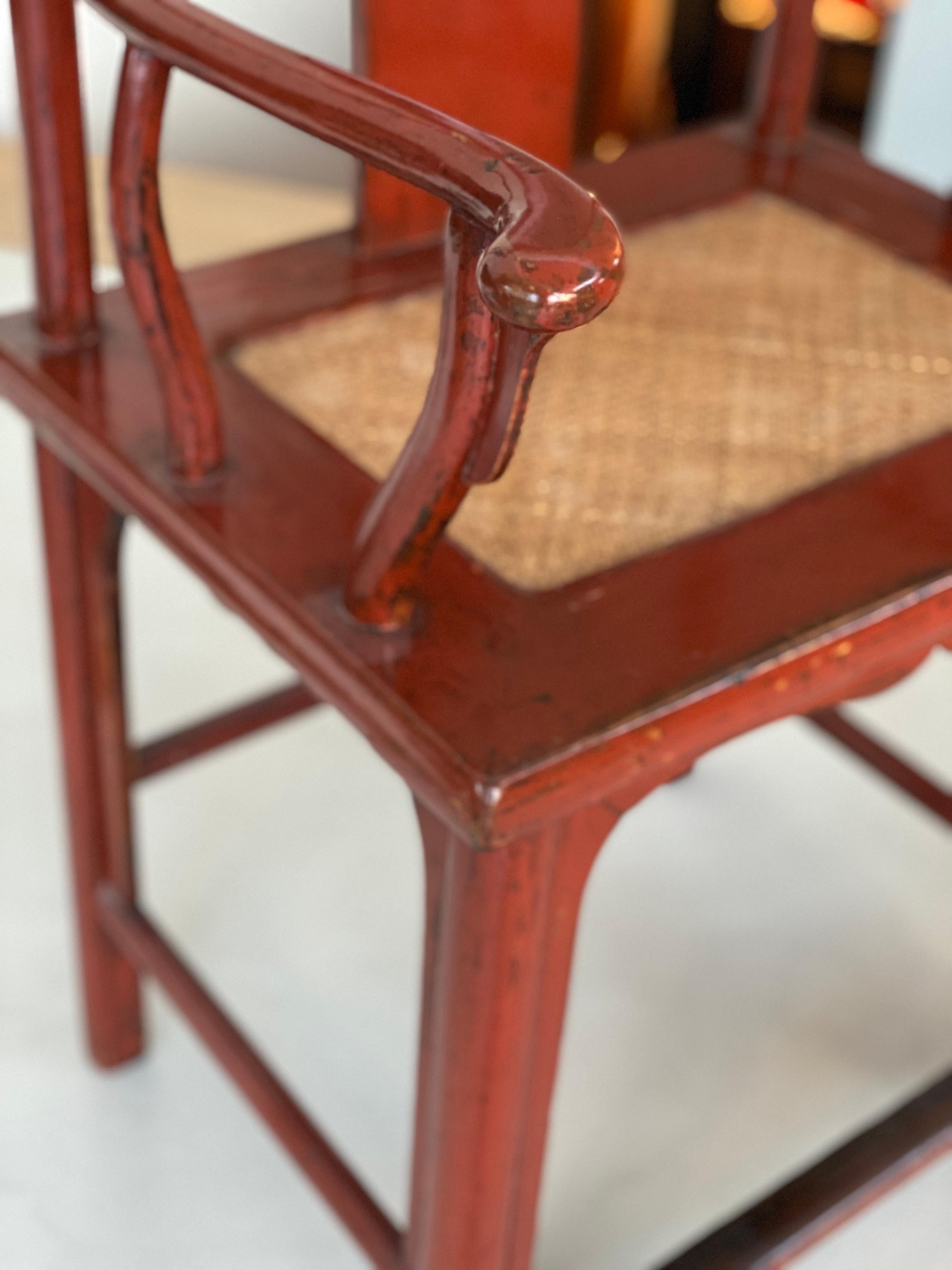 Chinesischer Stuhl mit hoher Rückenlehne im Ming-Stil, rot lackiert im Angebot 9