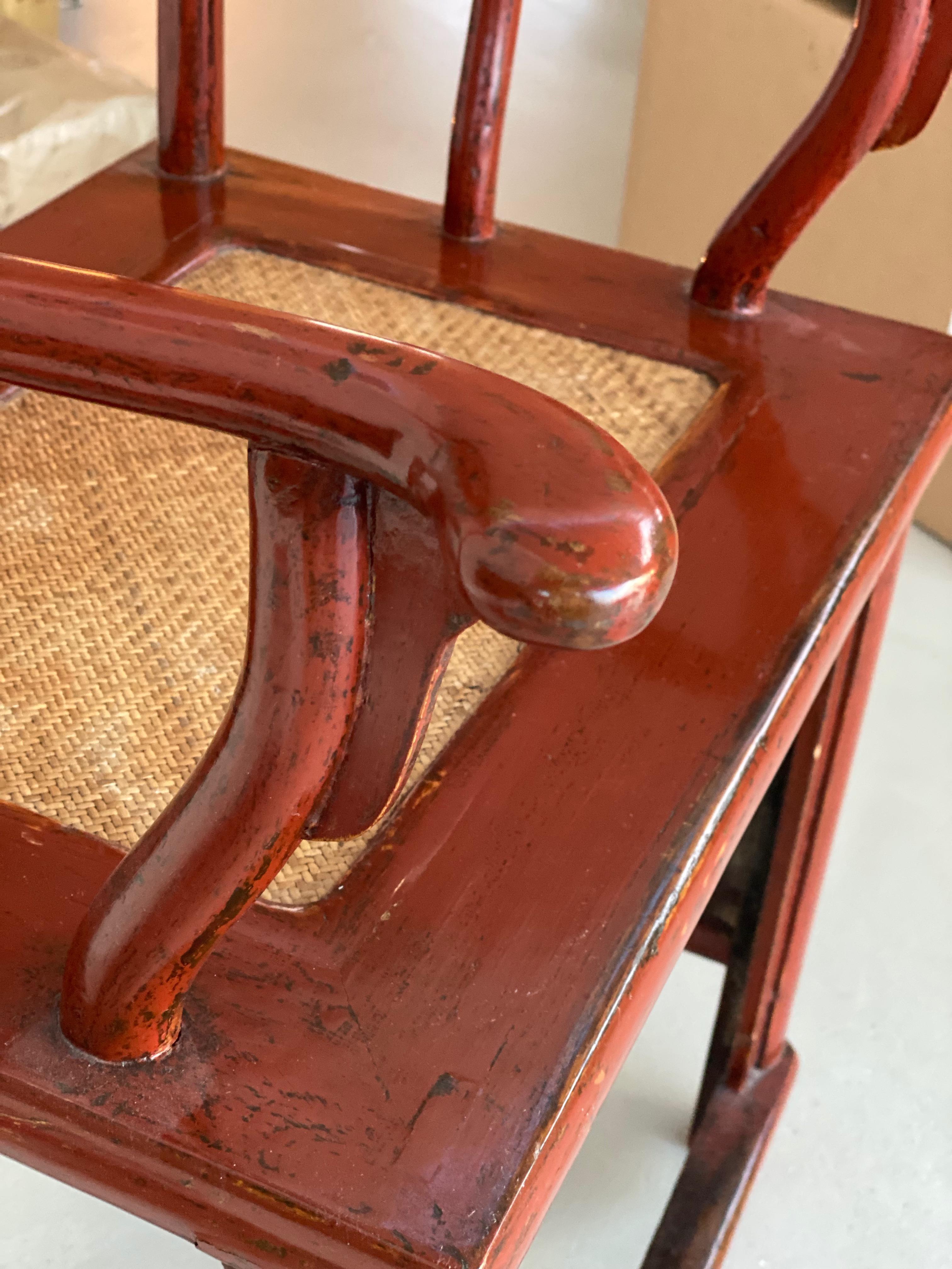 Chinesischer Stuhl mit hoher Rückenlehne im Ming-Stil, rot lackiert im Angebot 10
