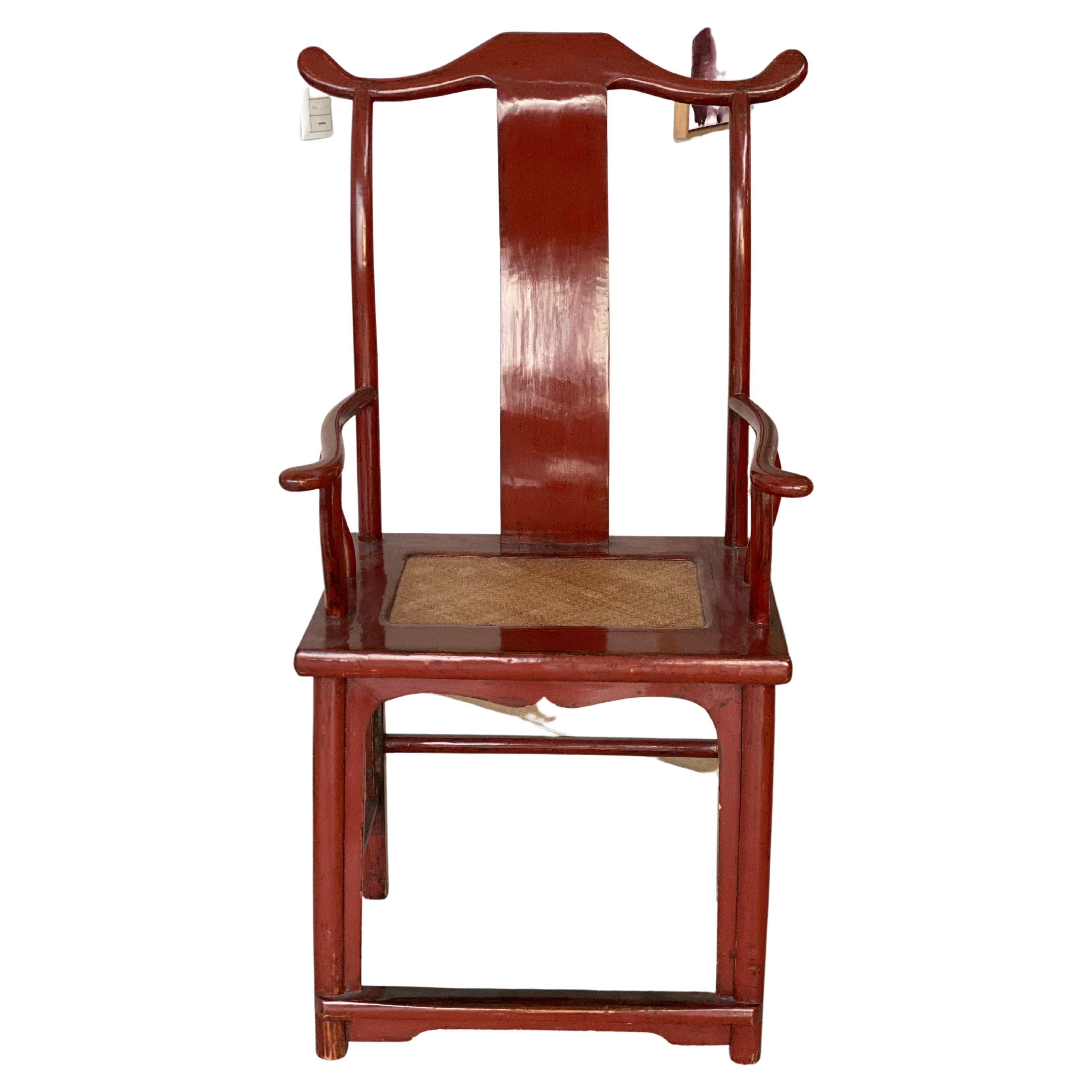 Chinesischer Stuhl mit hoher Rückenlehne im Ming-Stil, rot lackiert