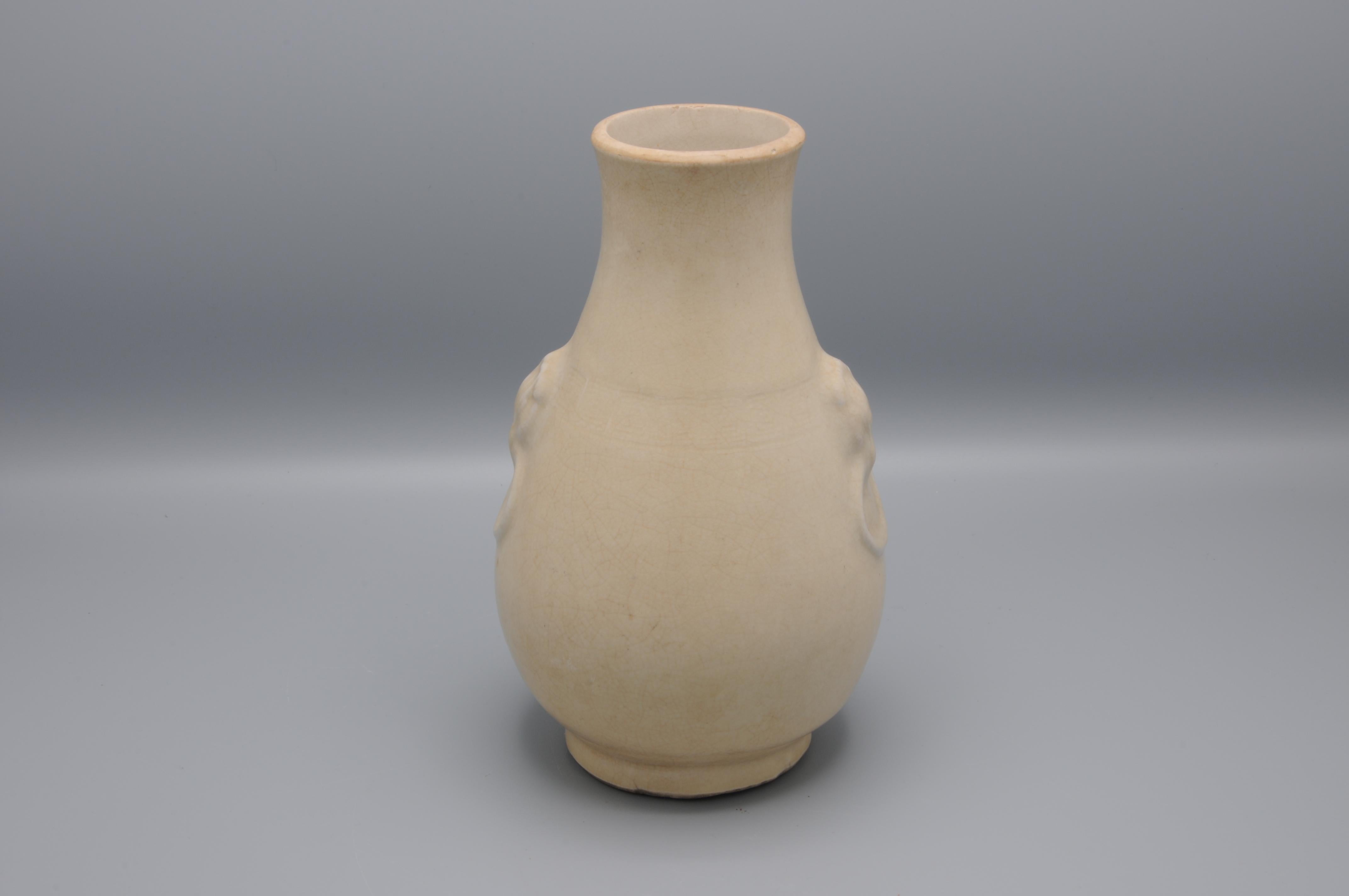 Chinese Ming style pear shaped monochrome vase with elephants heads In Good Condition For Sale In DELFT, NL