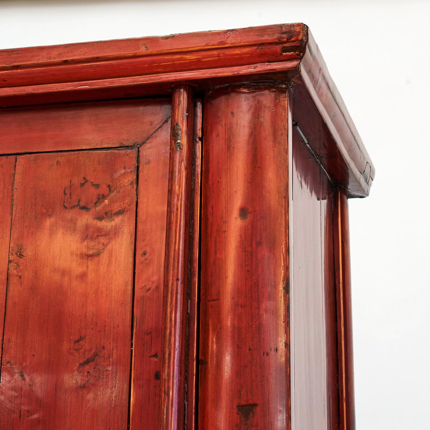 Chinese Ming Style Red Lacquered Wardrobe with Drawers and Shelves 3