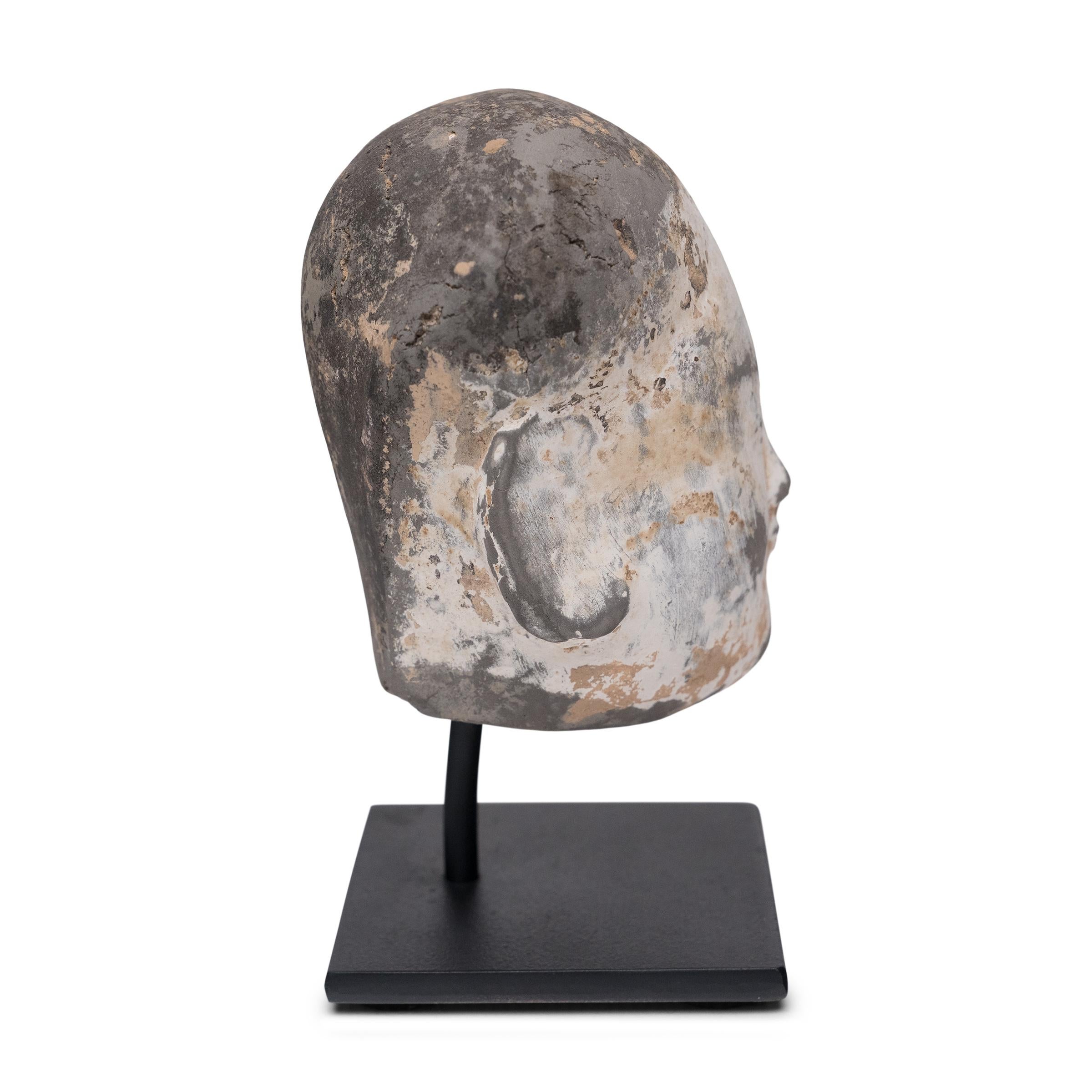 Policromo Testa di assistente cinese Mingqi, dinastia Han in vendita