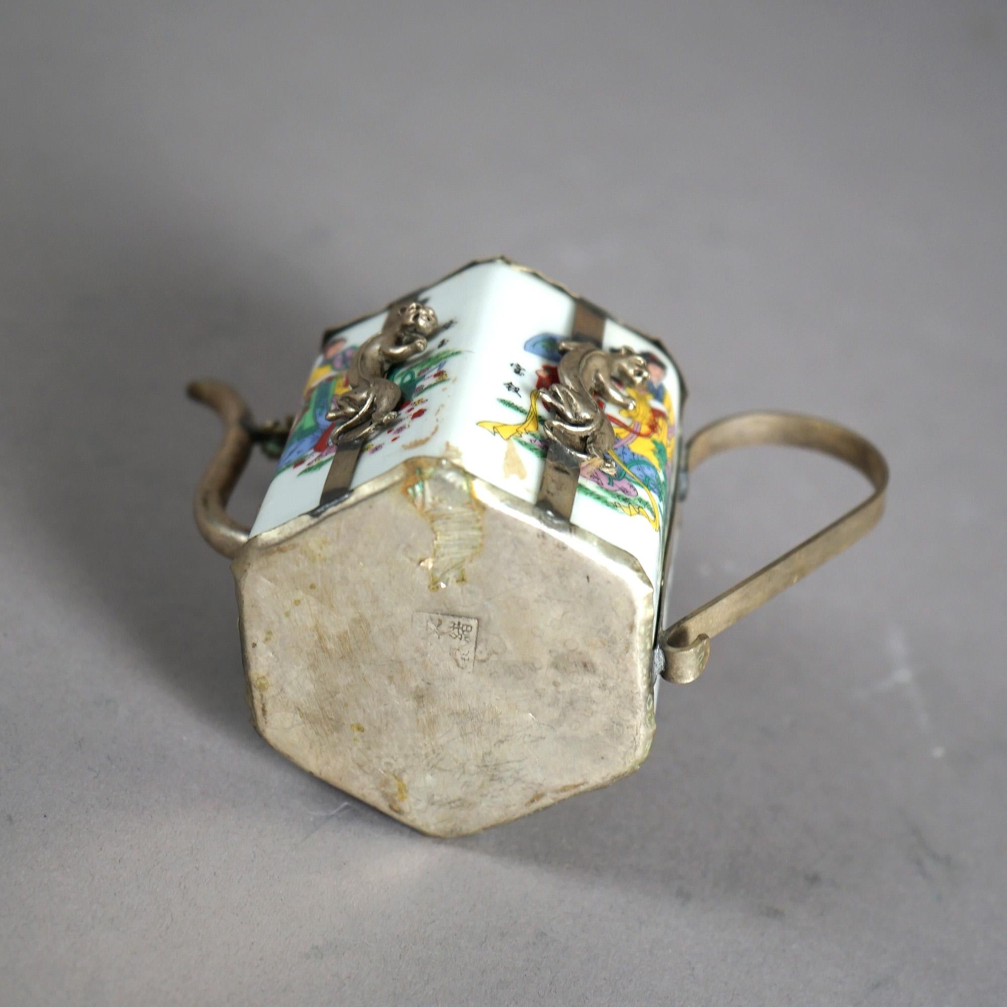 Teiera cinese in porcellana in miniatura con sovrapposizione d'argento XX sec. in vendita 3