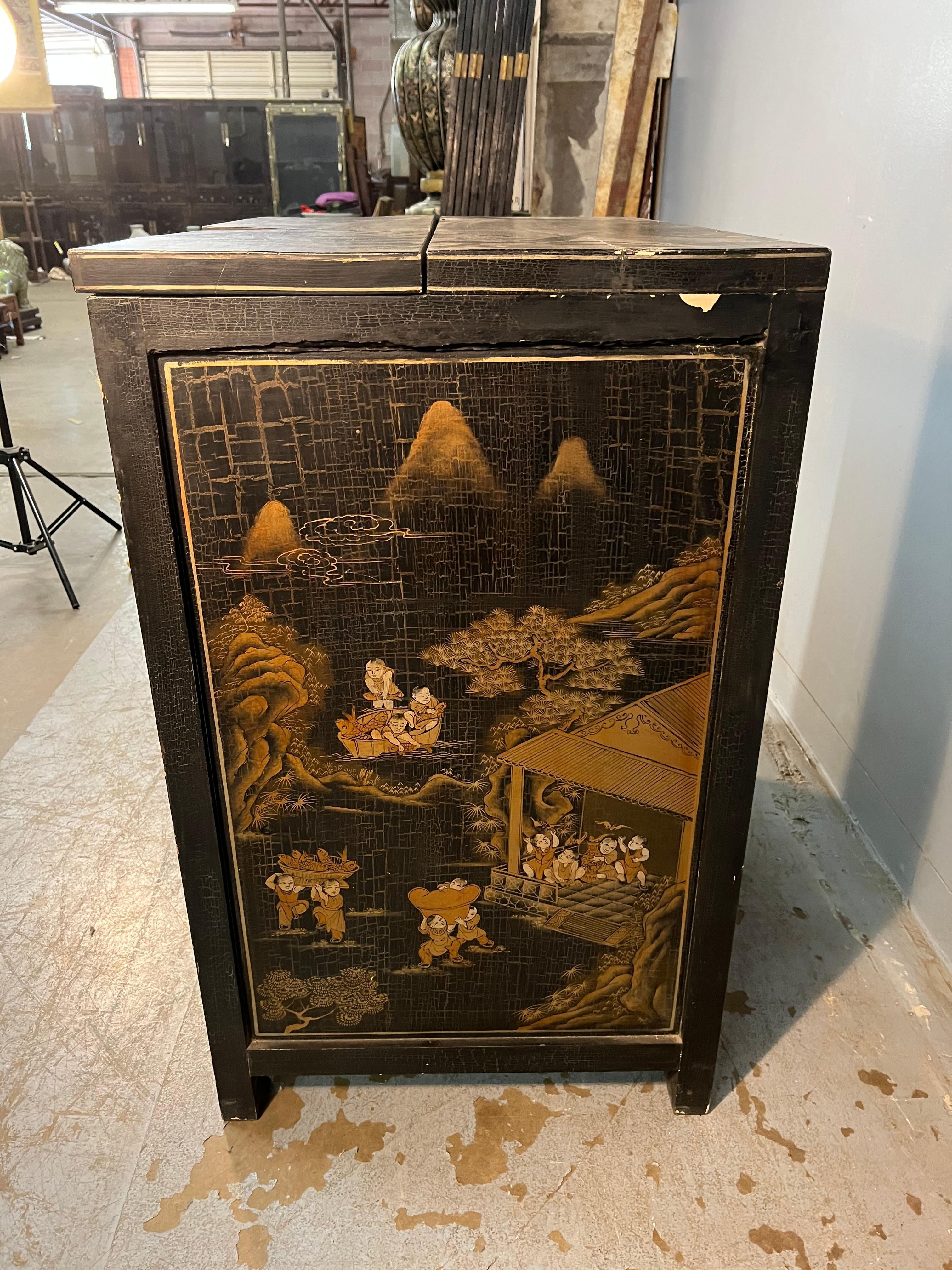 Chinese Money Chest in Black Lacquer and Gilt Decoration For Sale 11