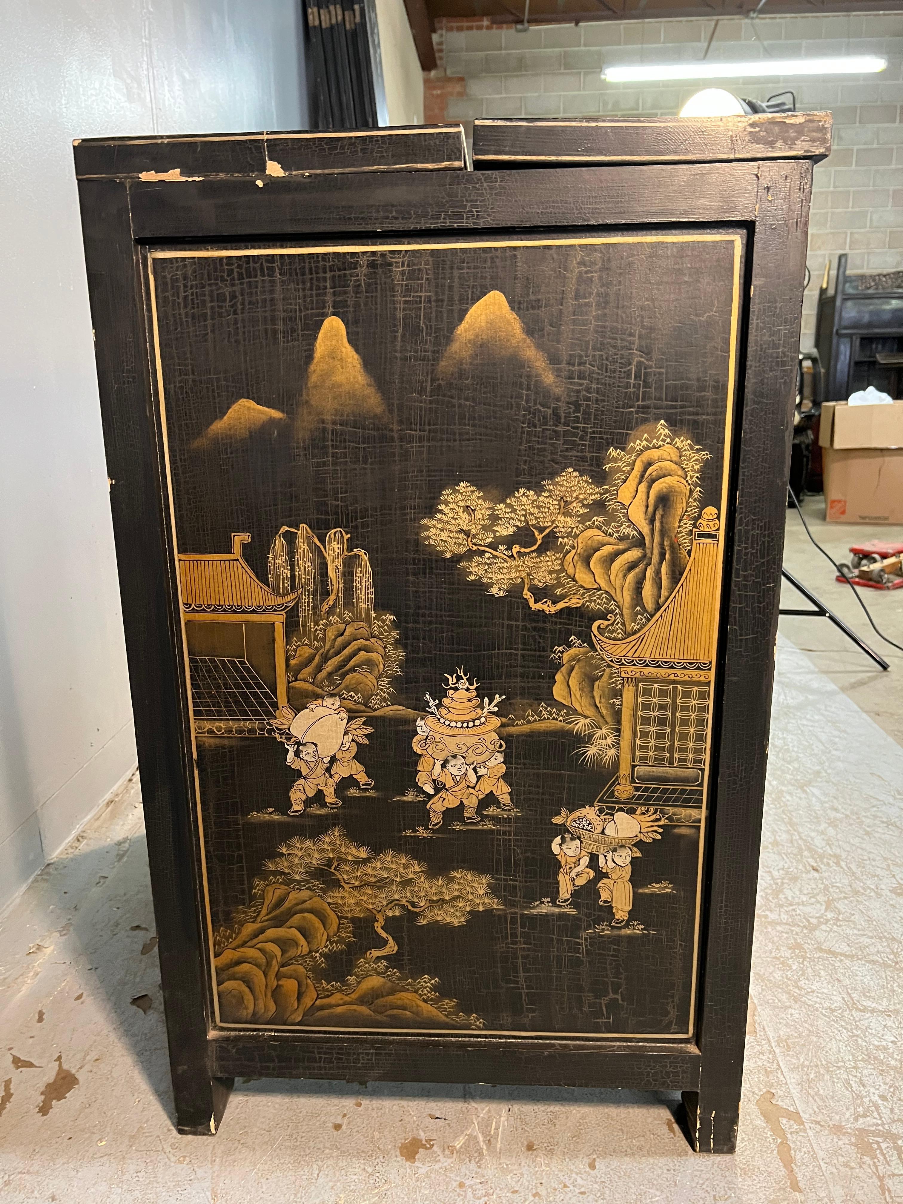 Chinese Money Chest in Black Lacquer and Gilt Decoration For Sale 12