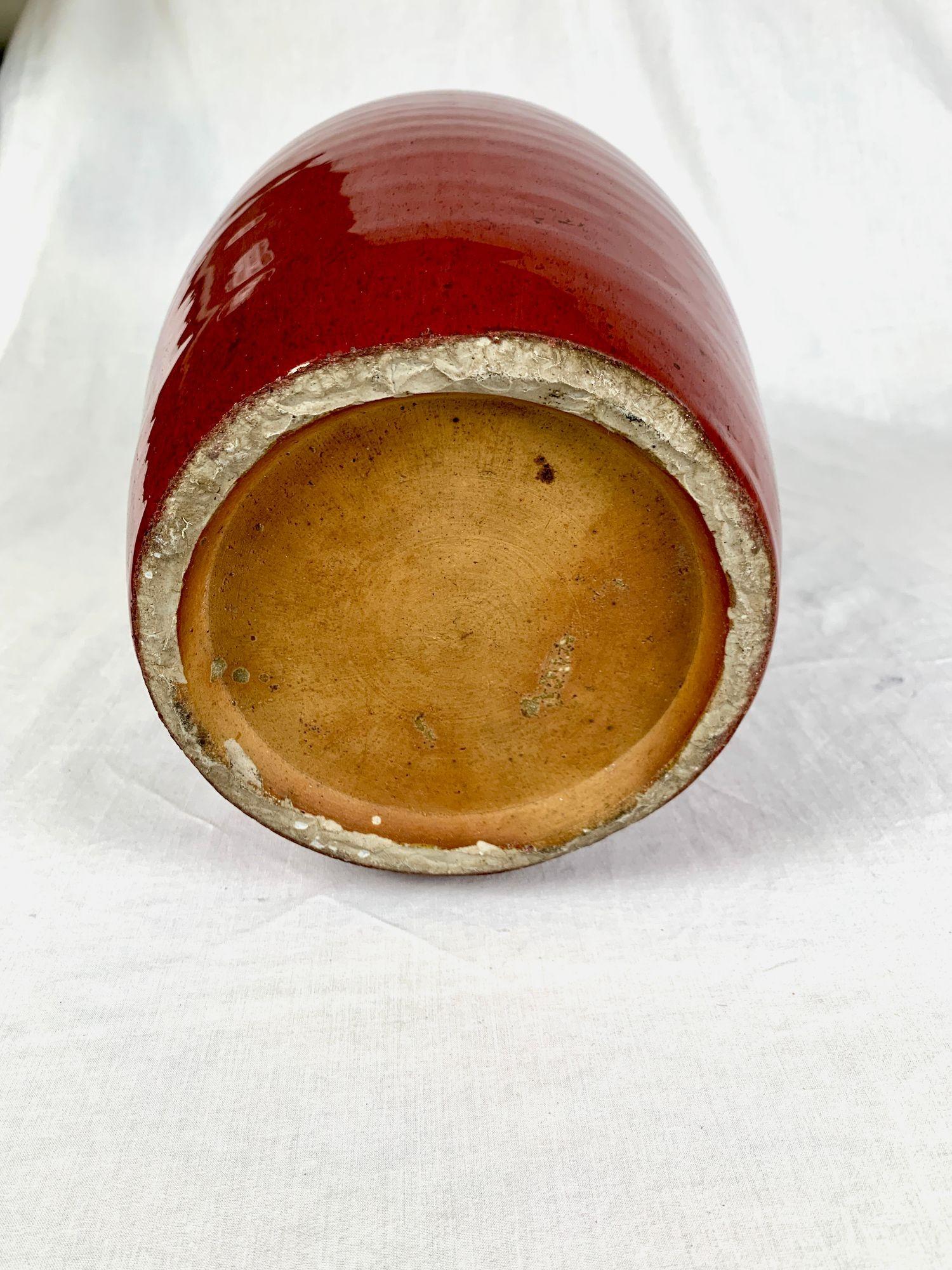 XIX secolo Chinese Monochrome Copper-Red Glazed Storage Jar, Late Qing Circa 1880 in vendita