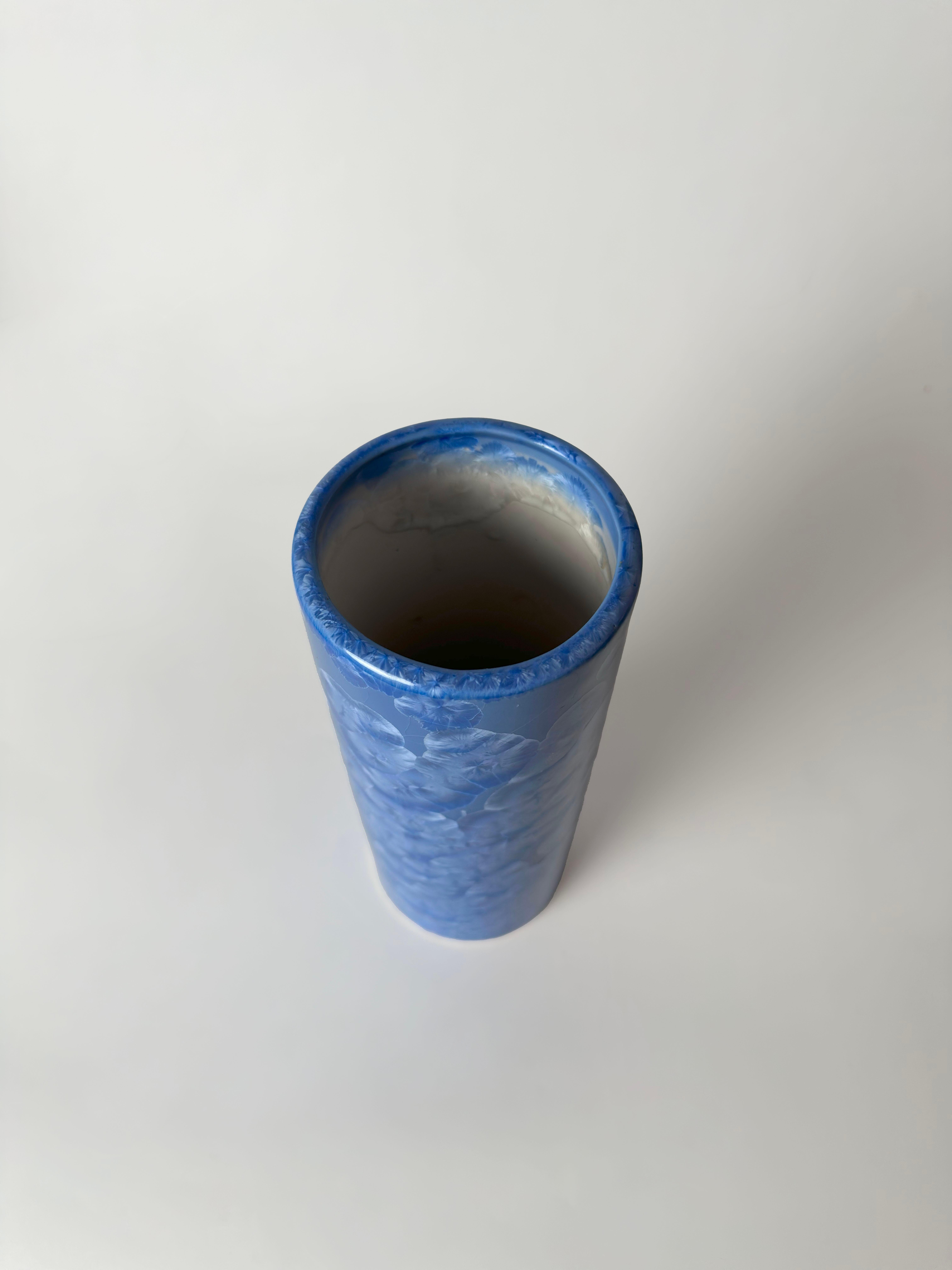 Vase chinois monochrome bleu corail à glaçure cristalline, vers 1970 en vente 1