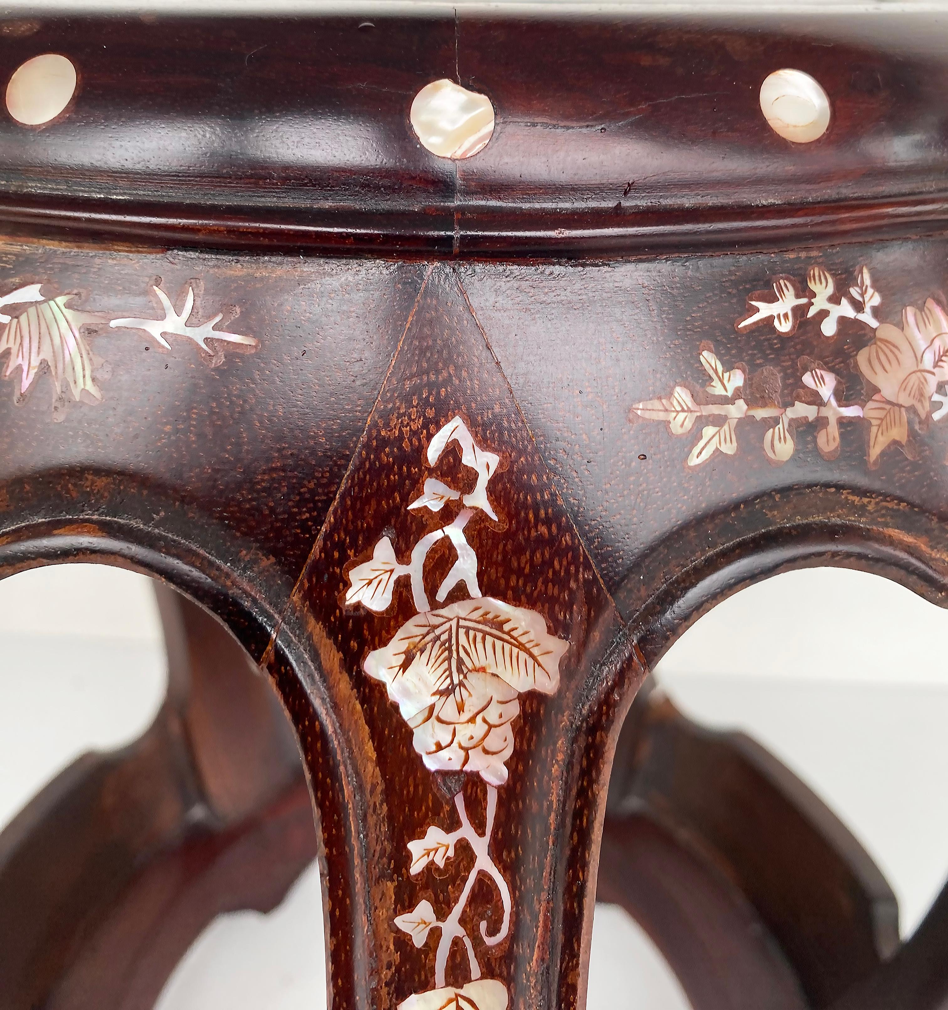 Chinese Mother of Pearl Inlaid Round Wood Drum Side Table For Sale 1