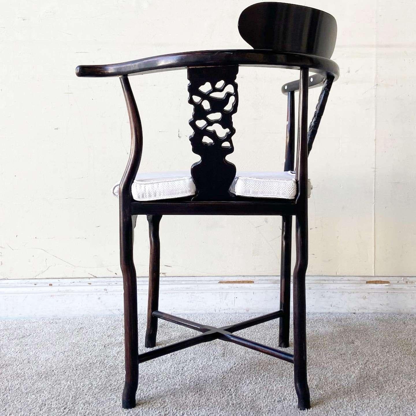 Chaise d'angle chinoise en nacre sculptée à la main 2