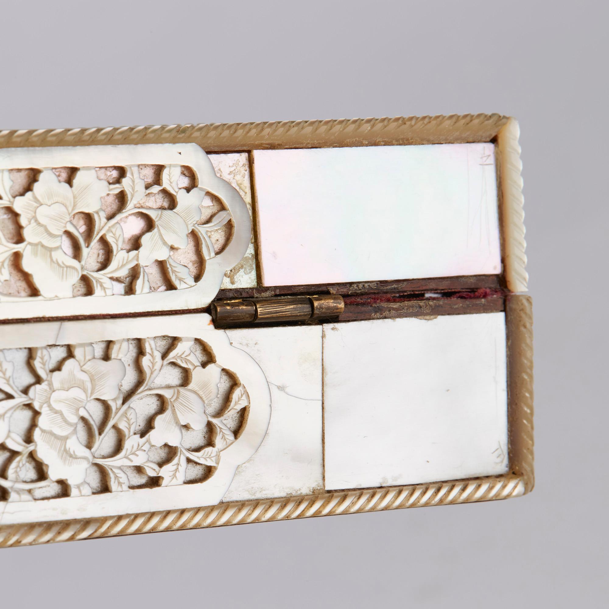 Chinese Mother of Pearl Mounted Box with Four Boxes and Counters, 18th Century For Sale 7