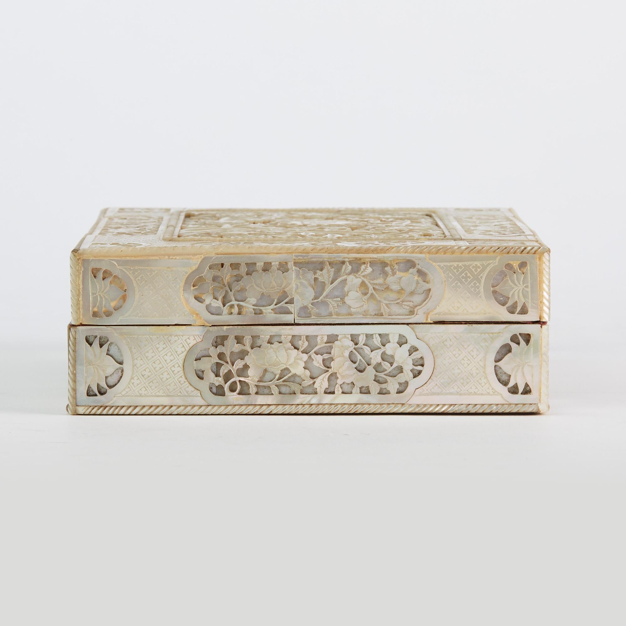 Chinese Mother of Pearl Mounted Box with Four Boxes and Counters, 18th Century For Sale 13