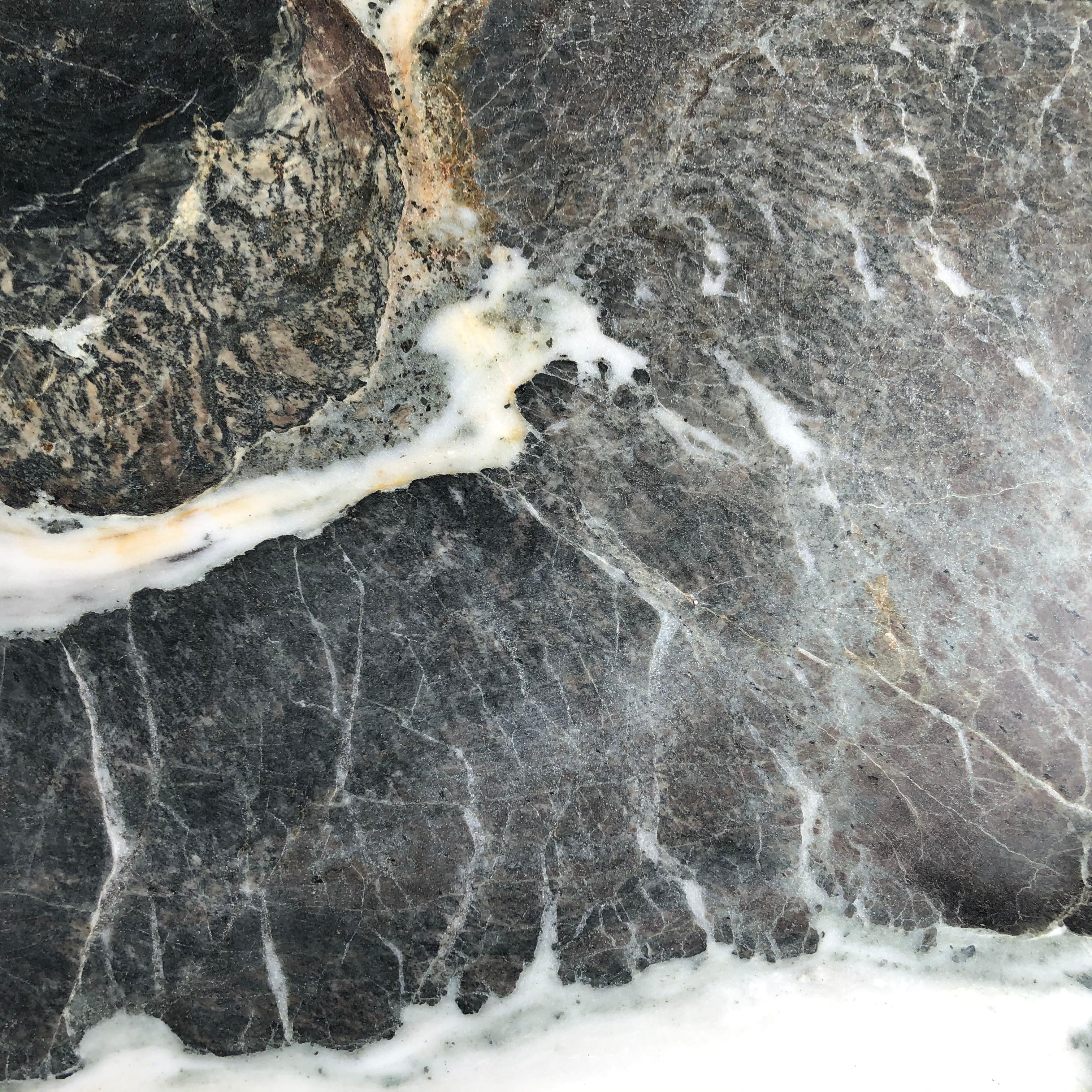  Außergewöhnlicher natürlicher Stein „Malerei“ aus China  Fishing Stream im Berggebirge im Zustand „Gut“ im Angebot in South Burlington, VT