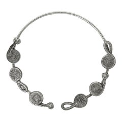 Collier chinois à plusieurs nœuds en métal à canon