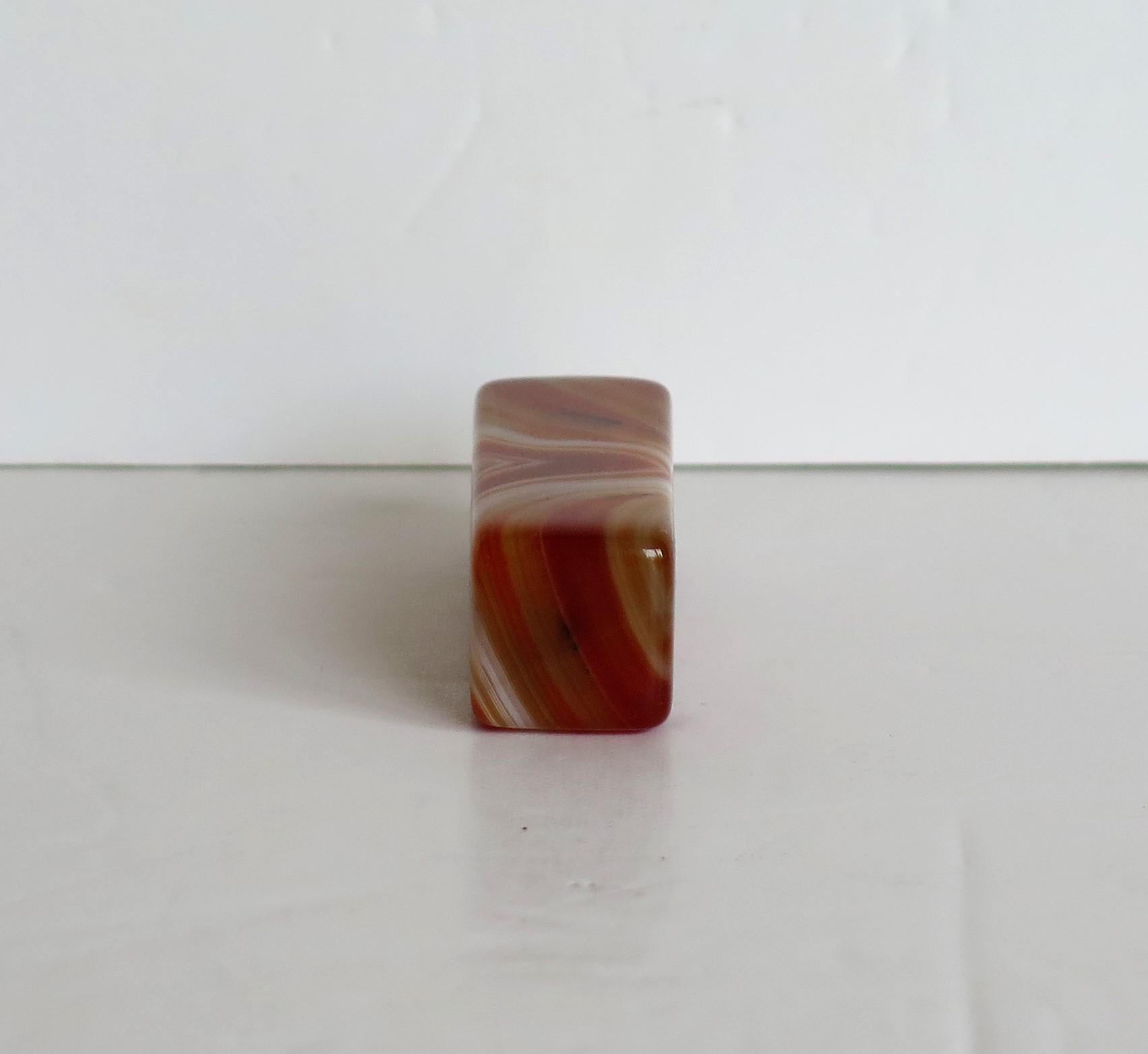 Chinese Natural Agate Stone Snuff Bottle Beautiful Striking Colors, circa 1930 12