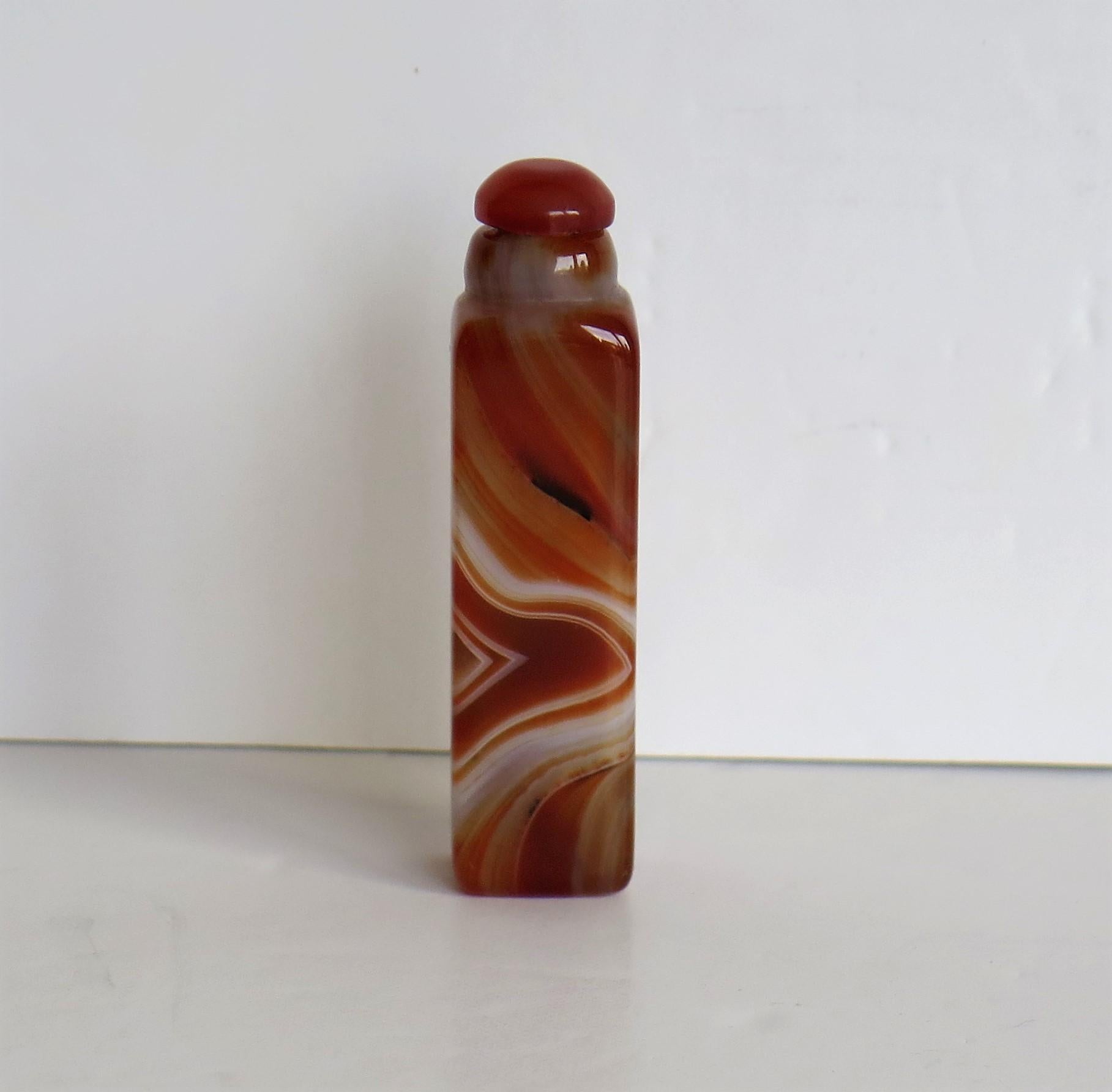 20th Century Chinese Natural Agate Stone Snuff Bottle Beautiful Striking Colors, circa 1930