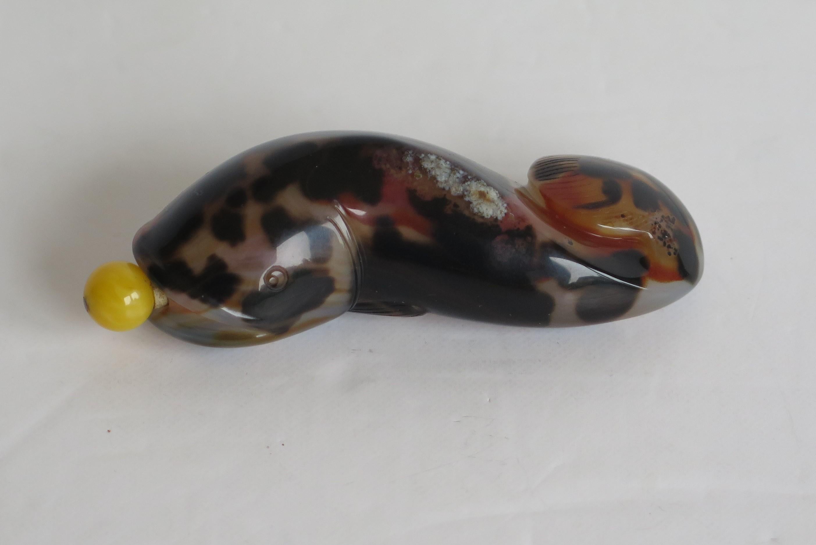 Chinese Natural Agate Stone Snuff Bottle Hand Carved as a Fish, circa 1940 In Good Condition In Lincoln, Lincolnshire