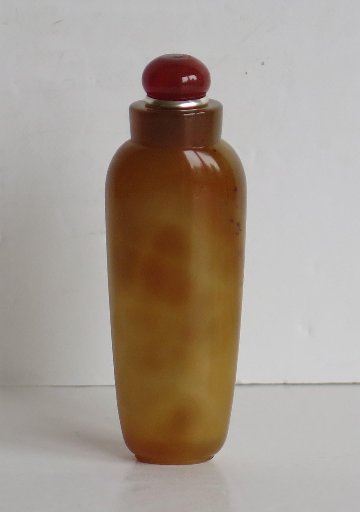 Chinesische Schnupftabakflasche aus natürlichem Achatstein, handgeschnitzt mit Löffelplatte, um 1940 im Angebot 4
