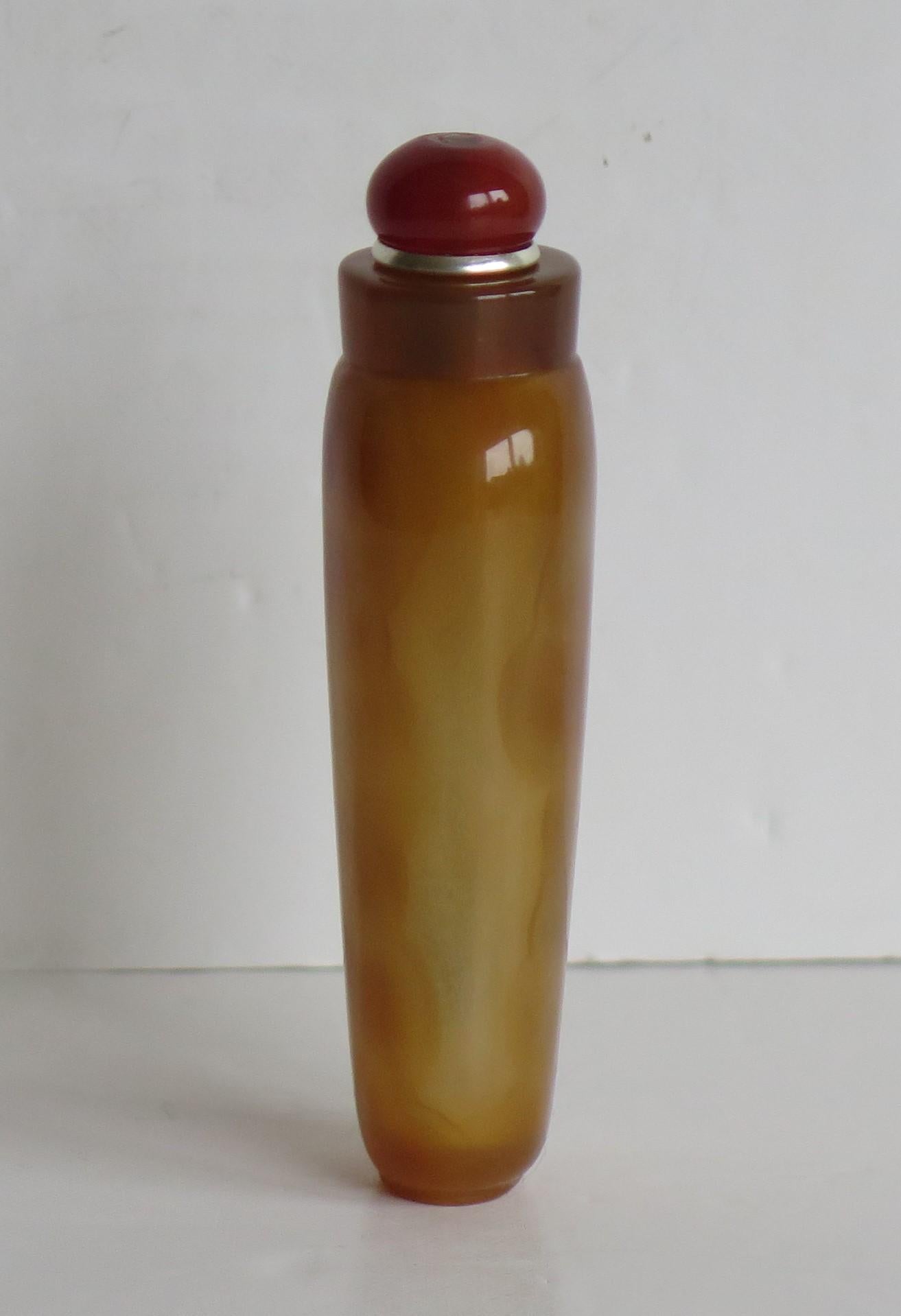 Chinesische Schnupftabakflasche aus natürlichem Achatstein, handgeschnitzt mit Löffelplatte, um 1940 im Angebot 2