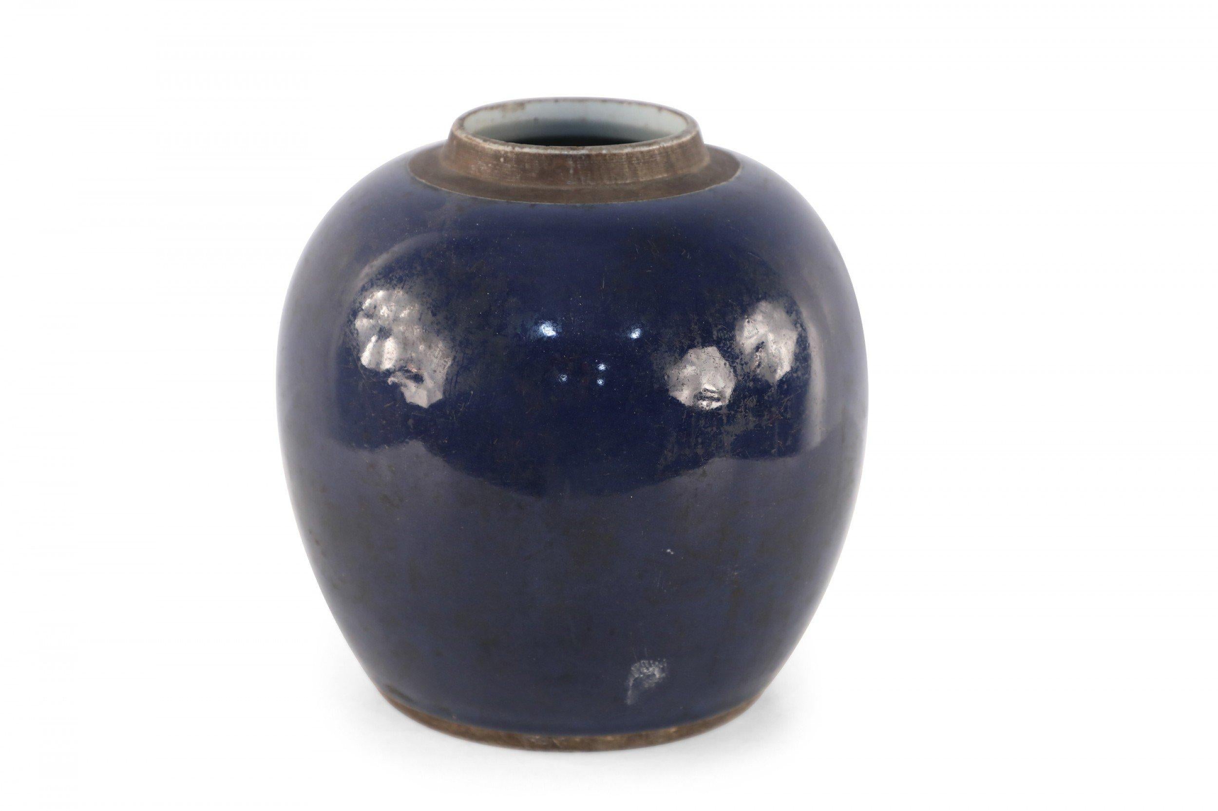 Chinese Navy Blue Ginger Jar In Good Condition For Sale In New York, NY
