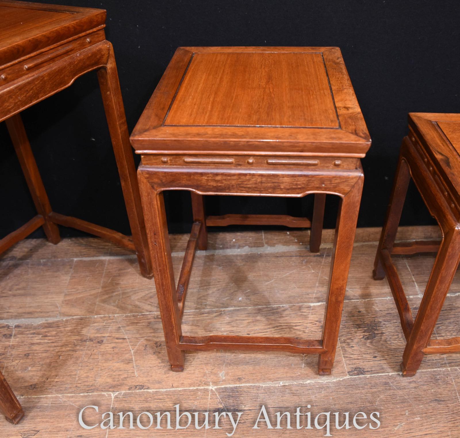 Début du 20ème siècle Ensemble de 4 tables chinoises en bois de feuillus quartetto en vente