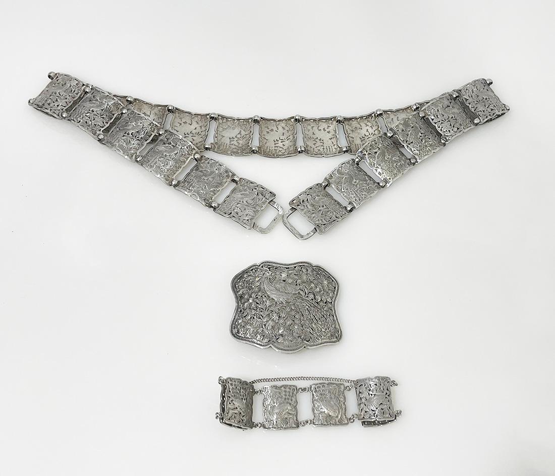 Asian Chinese Nyonya Peranakan set of belt with buckle and bracelet, ca 1900 For Sale