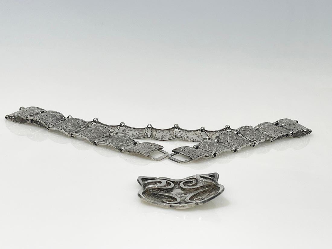 Chinese Nyonya Peranakan set of belt with buckle and bracelet, ca 1900 In Good Condition For Sale In Delft, NL