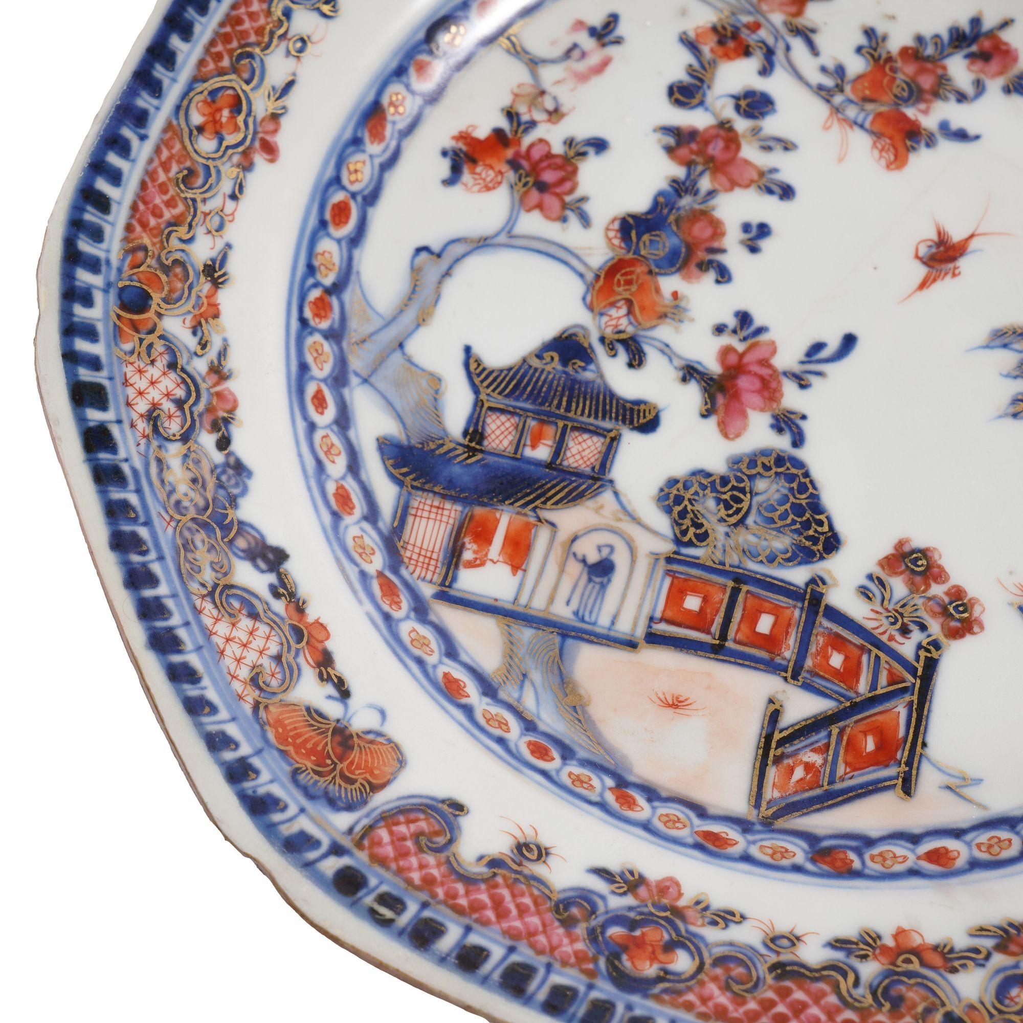 Chinese octagonal Imari export plate, c. 1740-60 In Good Condition For Sale In Kenilworth, IL