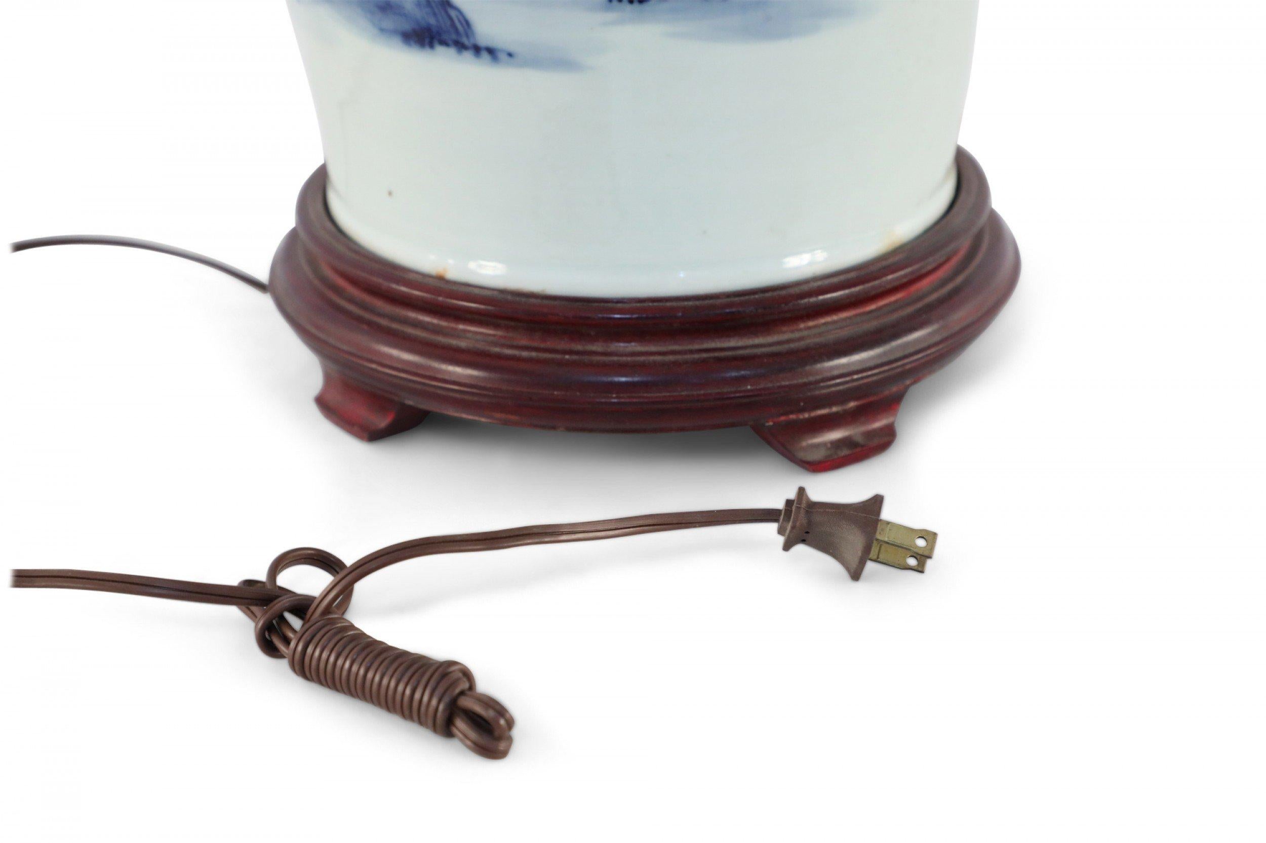 Chinese Off-White and Blue Village Scene Porcelain Table Lamp In Good Condition In New York, NY