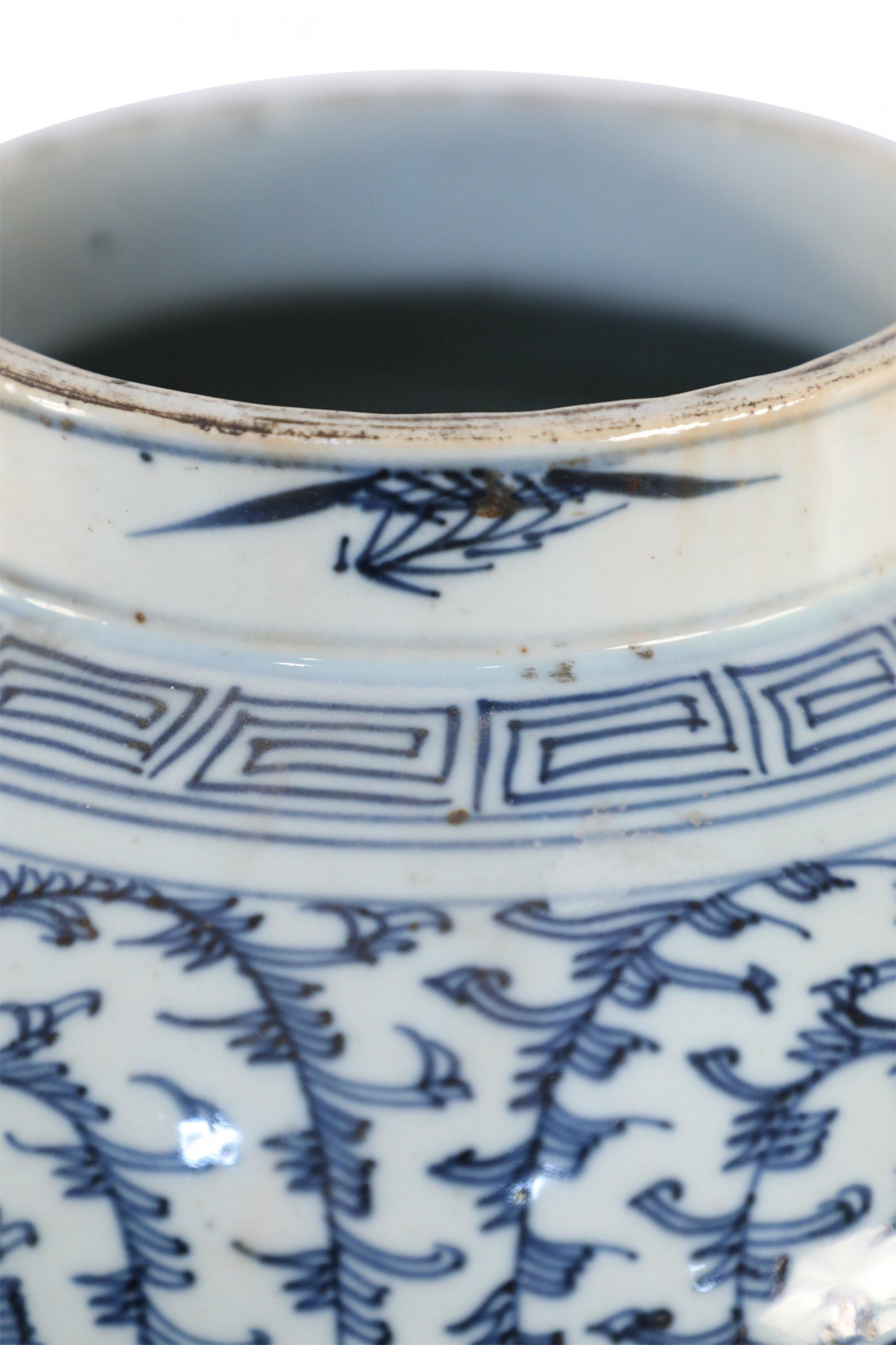 Chinese Off-White and Blue Vine Lidded Porcelain Ginger Jar For Sale 3