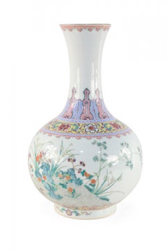 Chinesische kugelförmige Porzellanvase in Off-White und botanischem Design