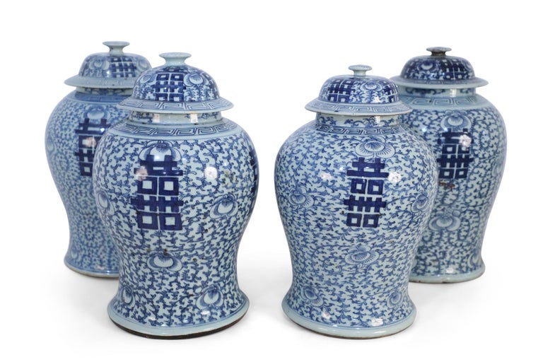 Chinese Export Chinese Off-White and Light Blue Vine Pattern Lidded Porcelain Ginger Jars For Sale