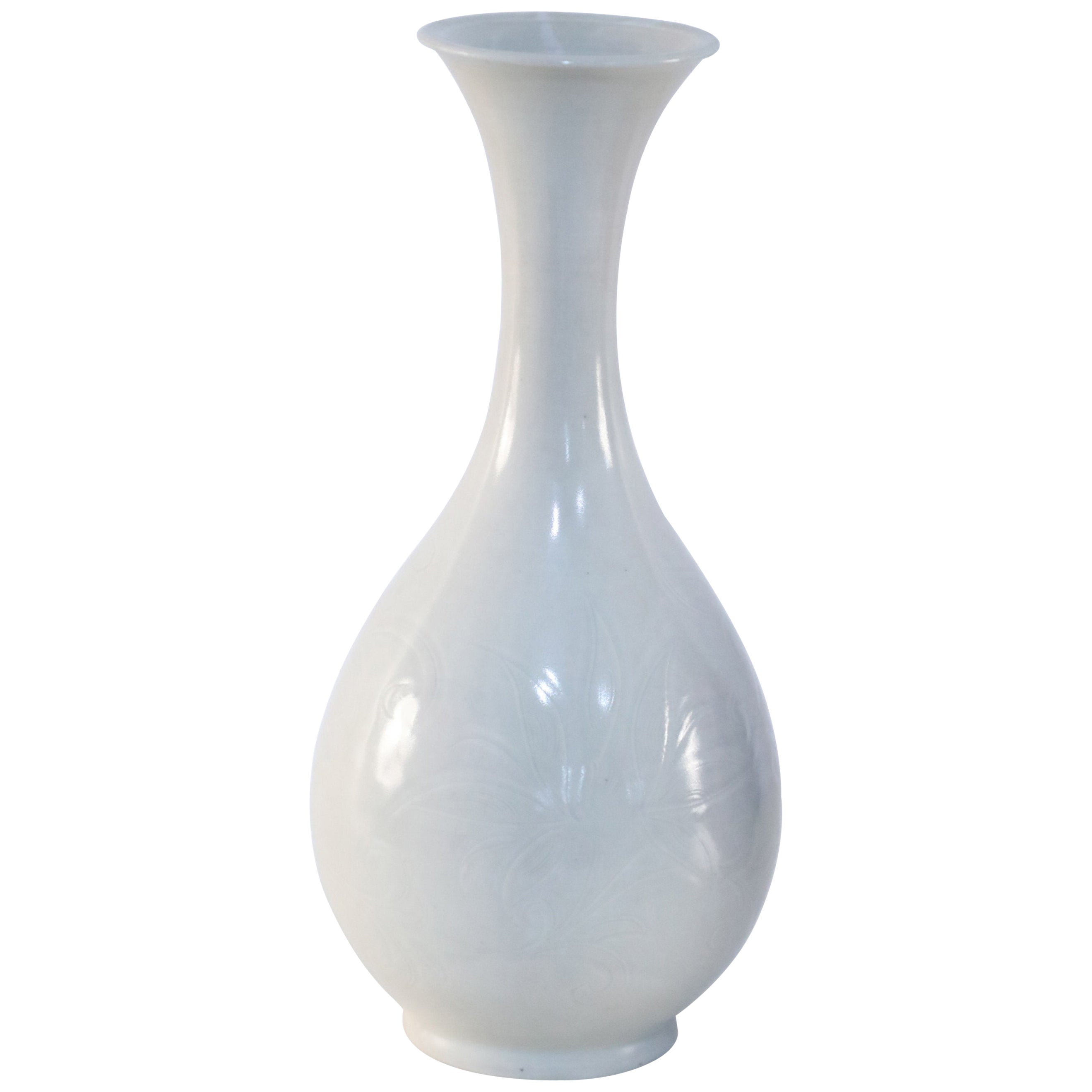 Vaso cinese in porcellana a motivi tonali e bianco sporco