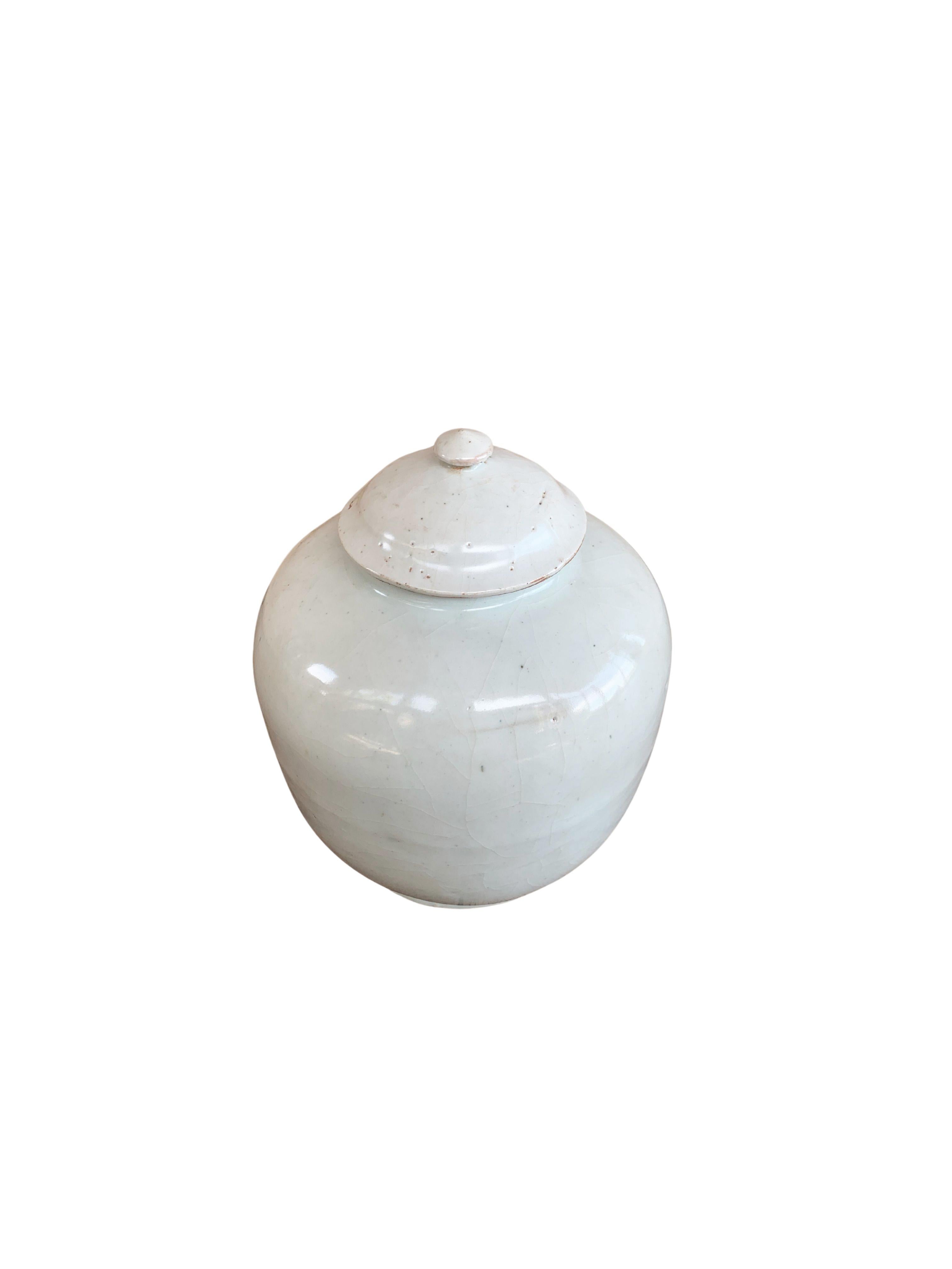 Glazed Chinese Off-White Ceramic Ginger Jar 