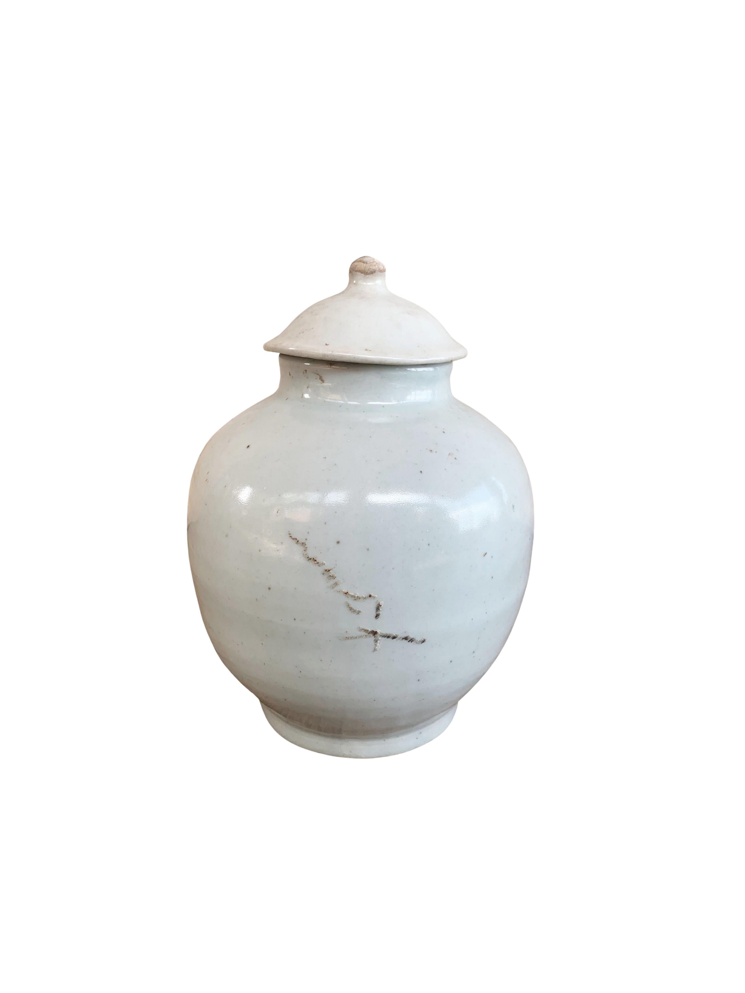 Glazed Chinese Off-White Ceramic Ginger Jar