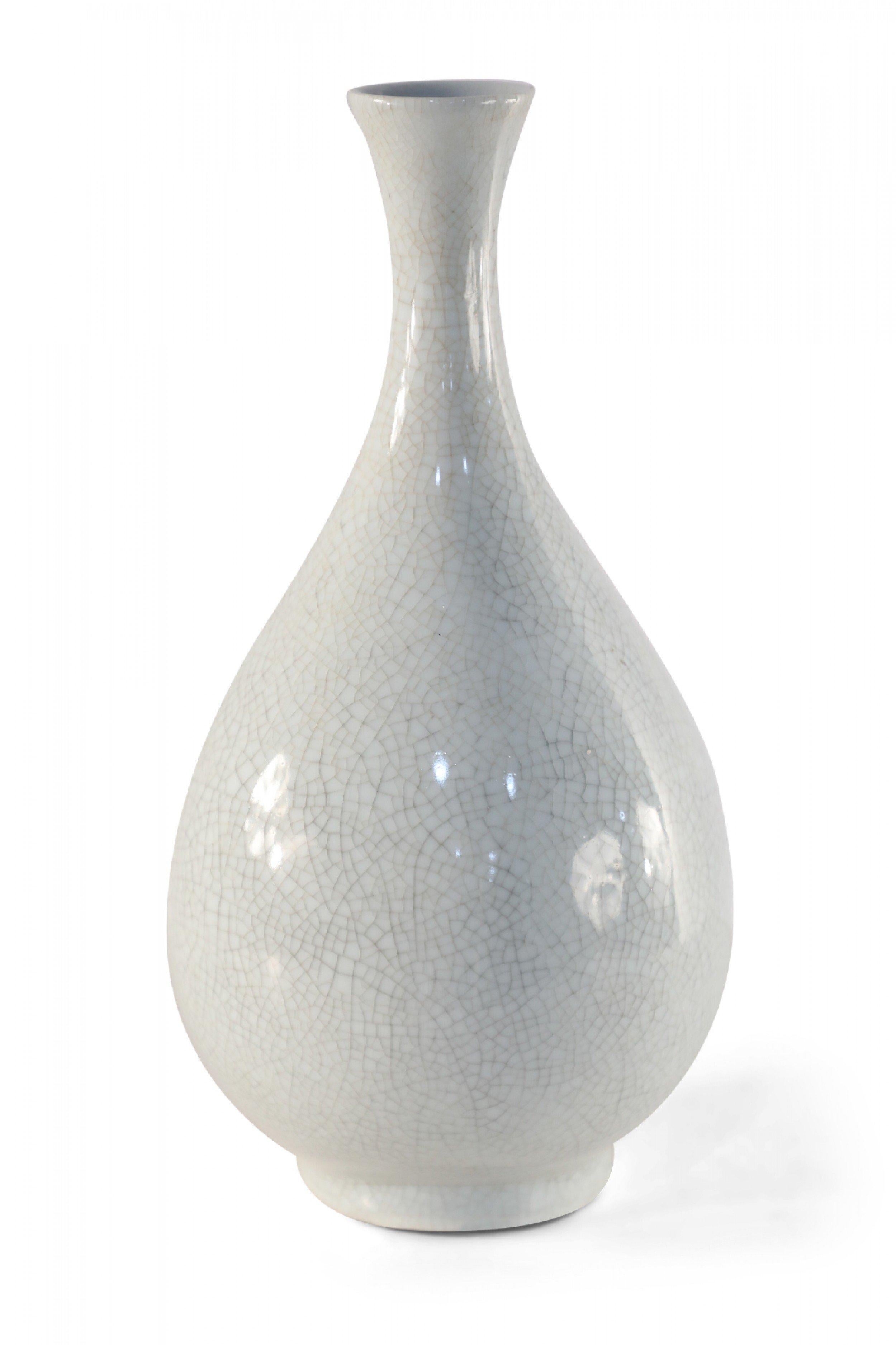 Chinese Off-White Crackle Finish Teardrop Porcelain Vase For Sale 1