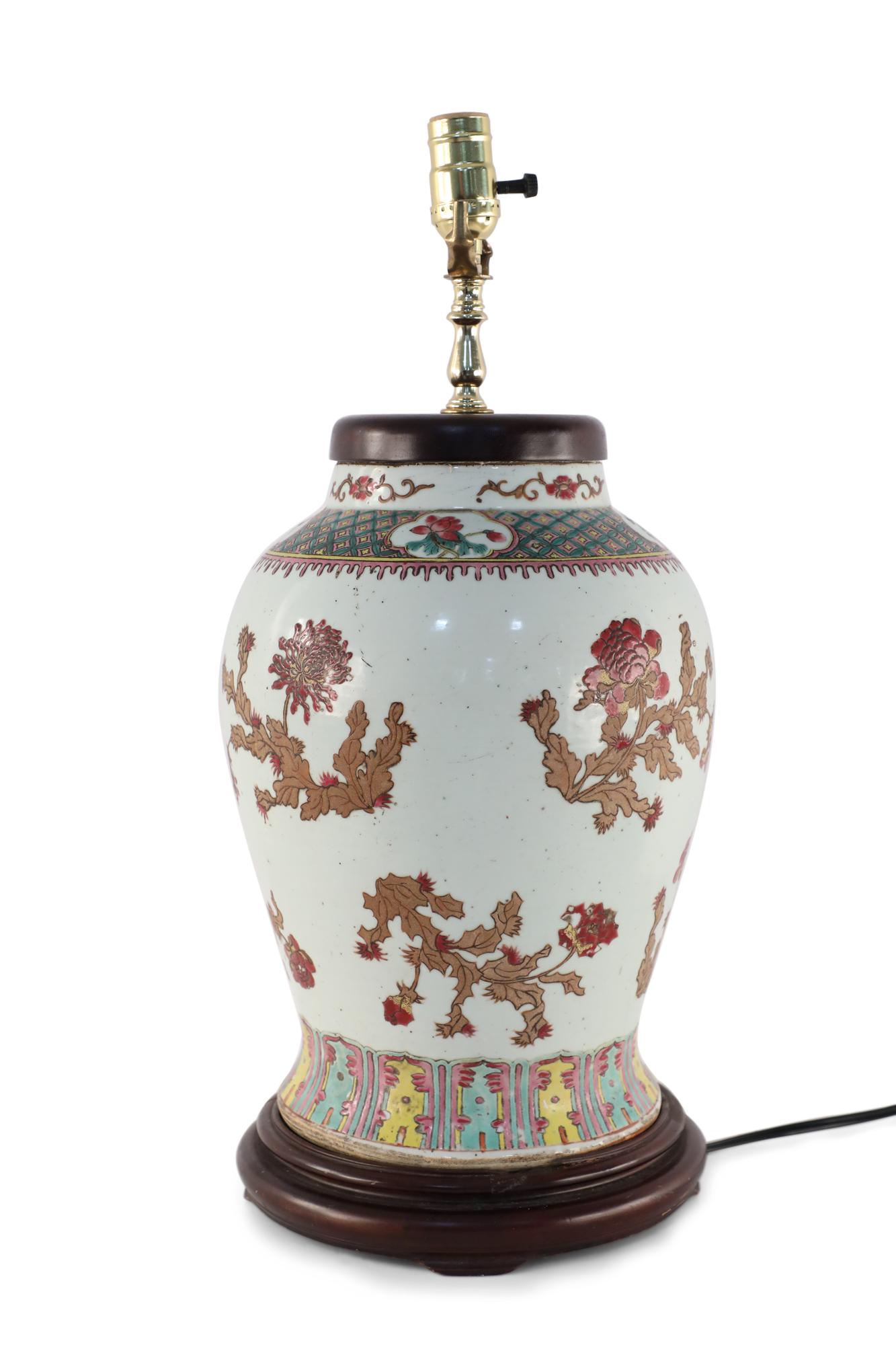 Chinese Off-White Foliage Motif Table Lamp For Sale 1