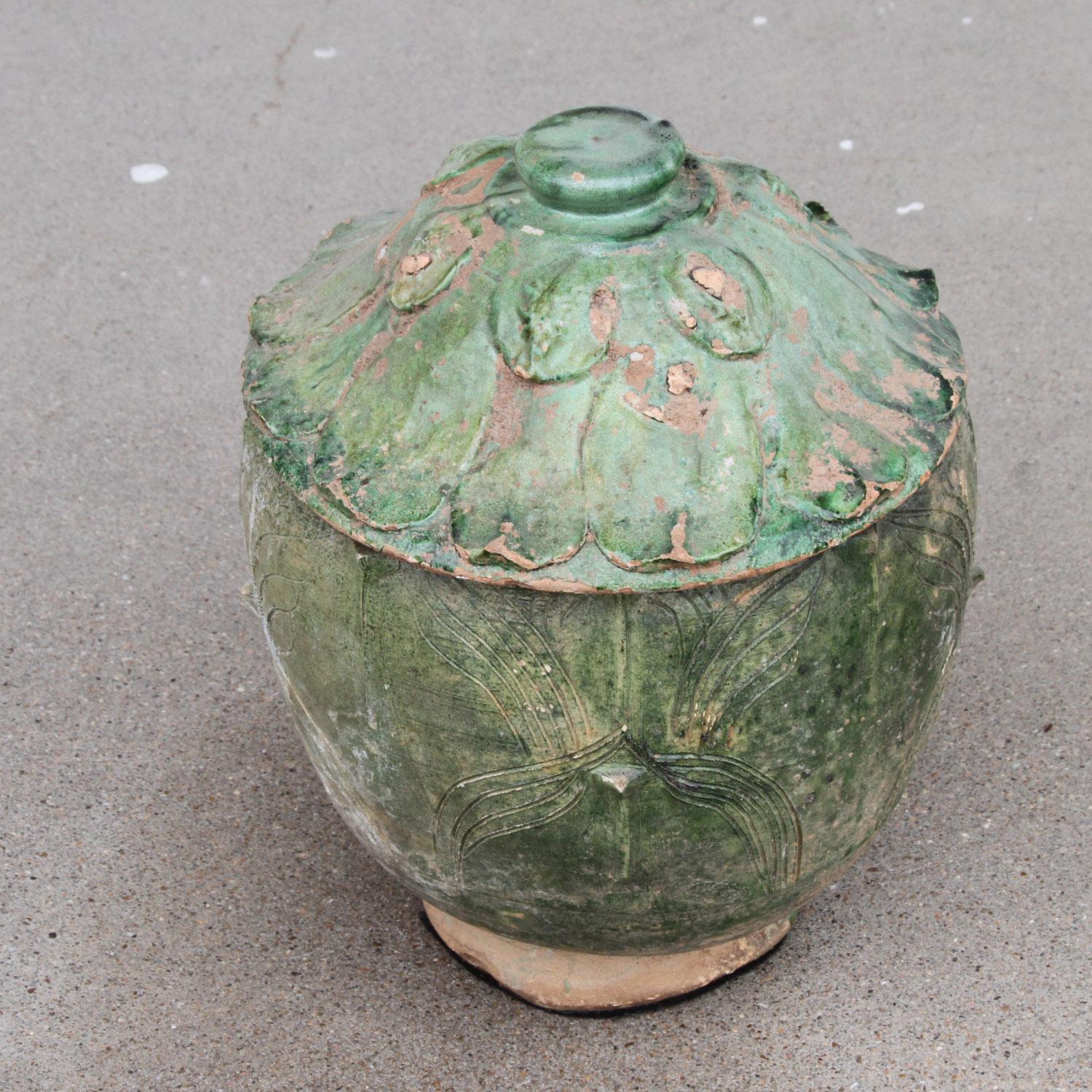 Chinese Offering Pot from the Yuan Dynasty In Good Condition For Sale In Pasadena, TX