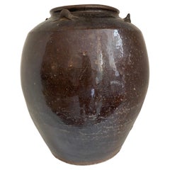 Chinese oil jar from