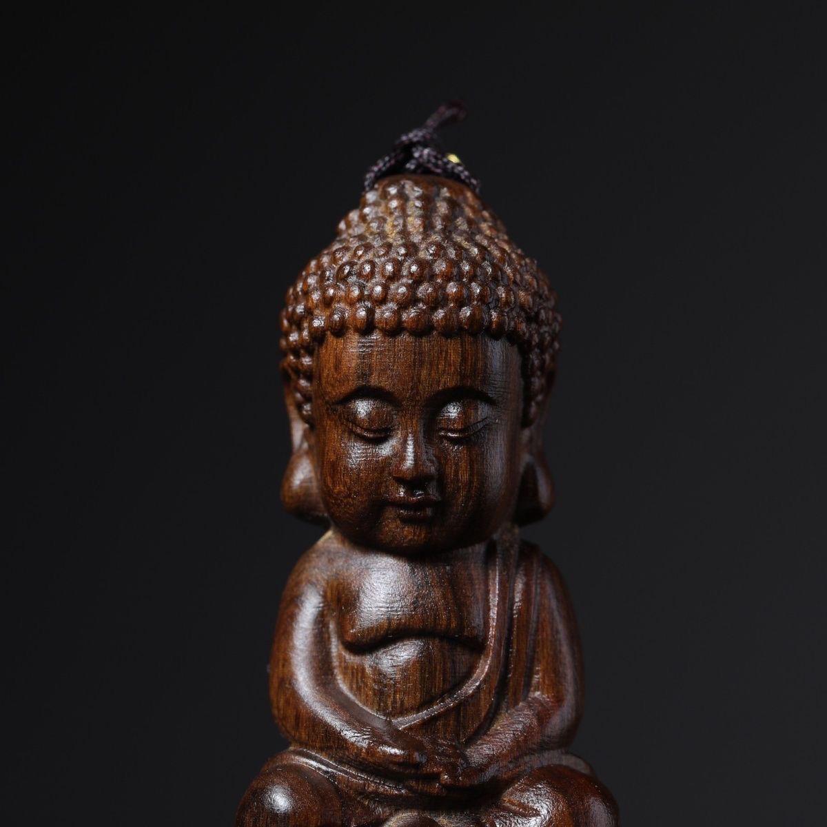 Old Chinese Agarwood Carving Sitting Baby Buddha Pendent In Fair Condition For Sale In 景德镇市, CN