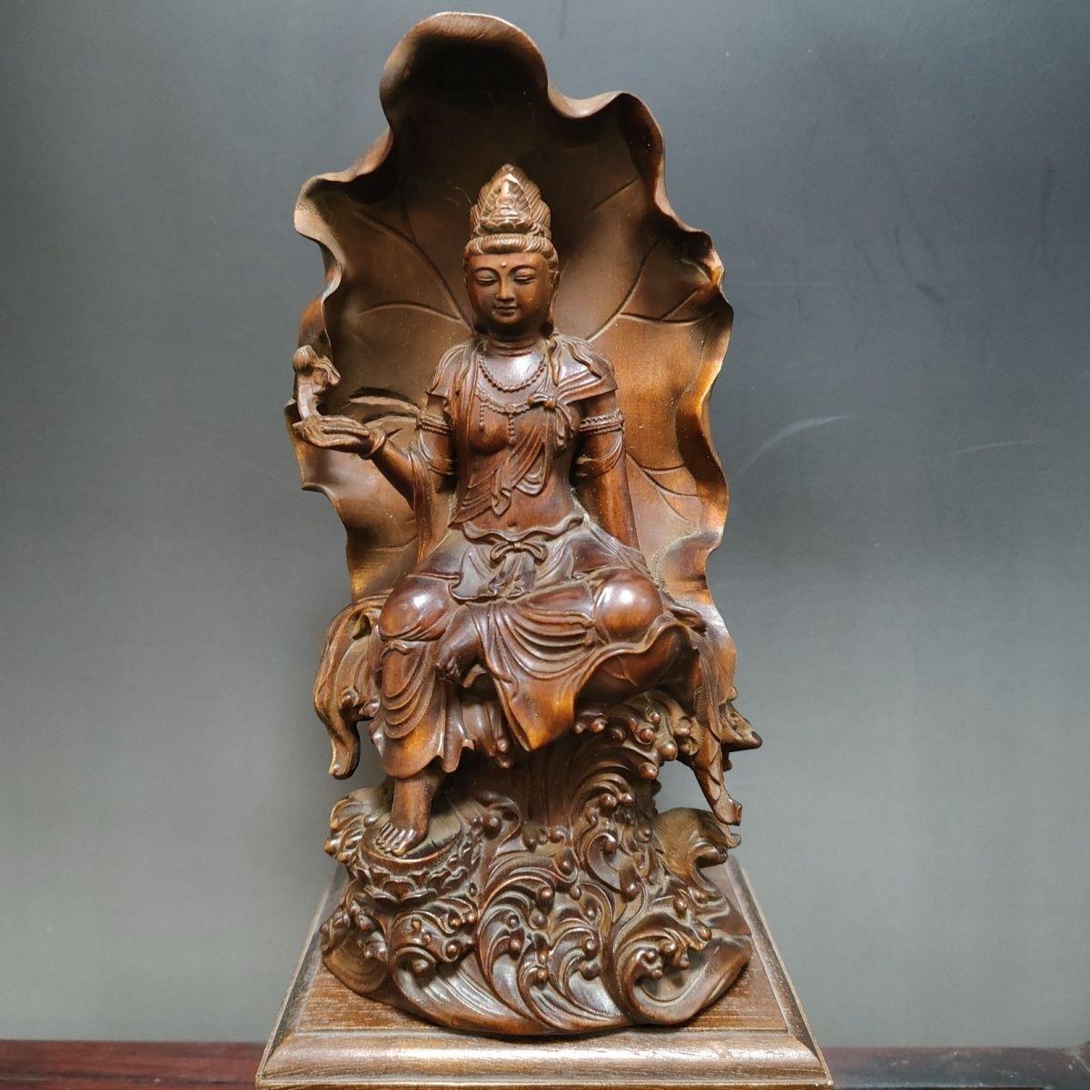 Chinesische Buddha-Statue aus altem Holz auf Lotus-Buddha-Statue im Angebot 5