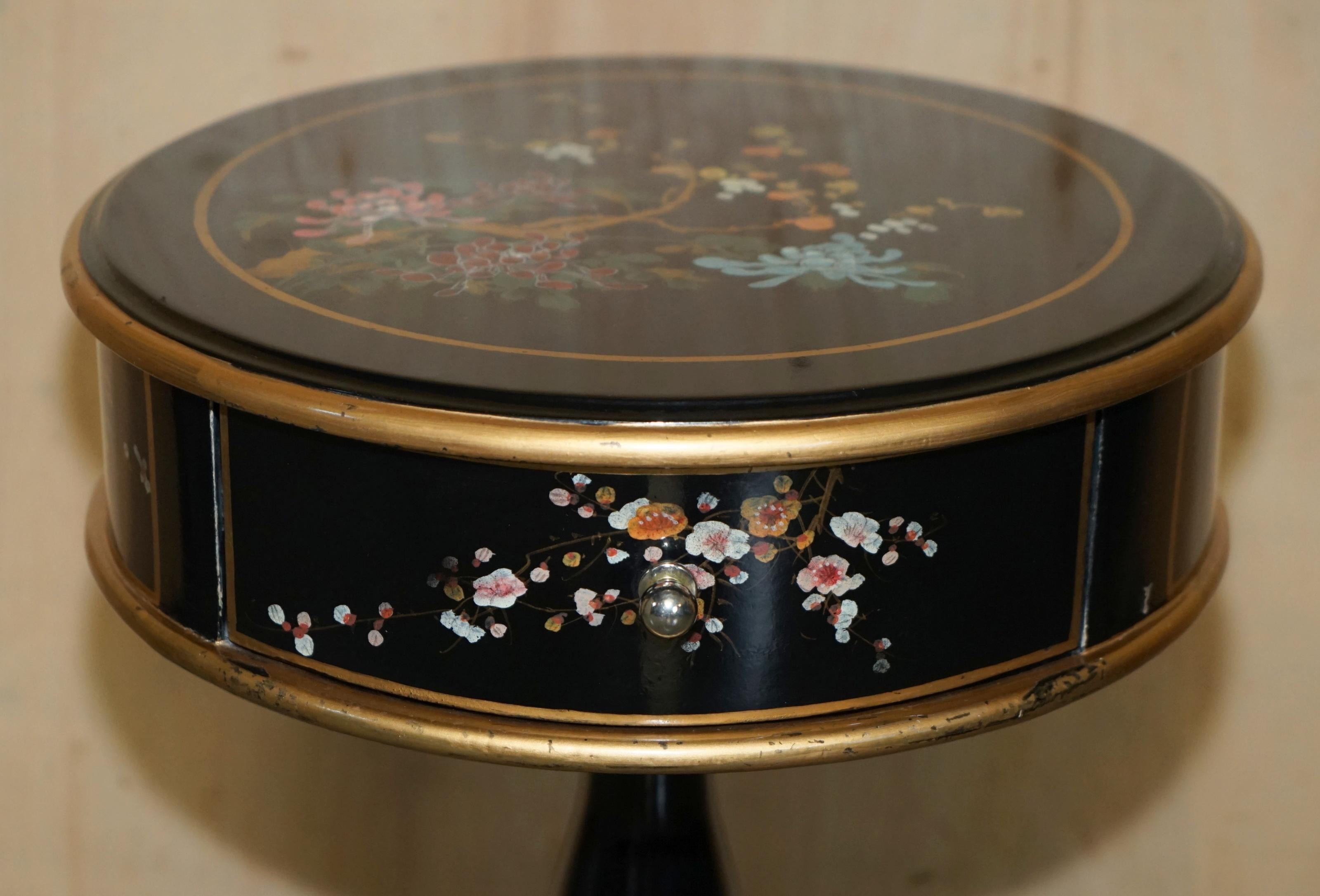 English CHINESE ORIENTAL CHINOISERIE STYLE HAND PAiNTED DRUM SIDE END LAMP WINE TABLE