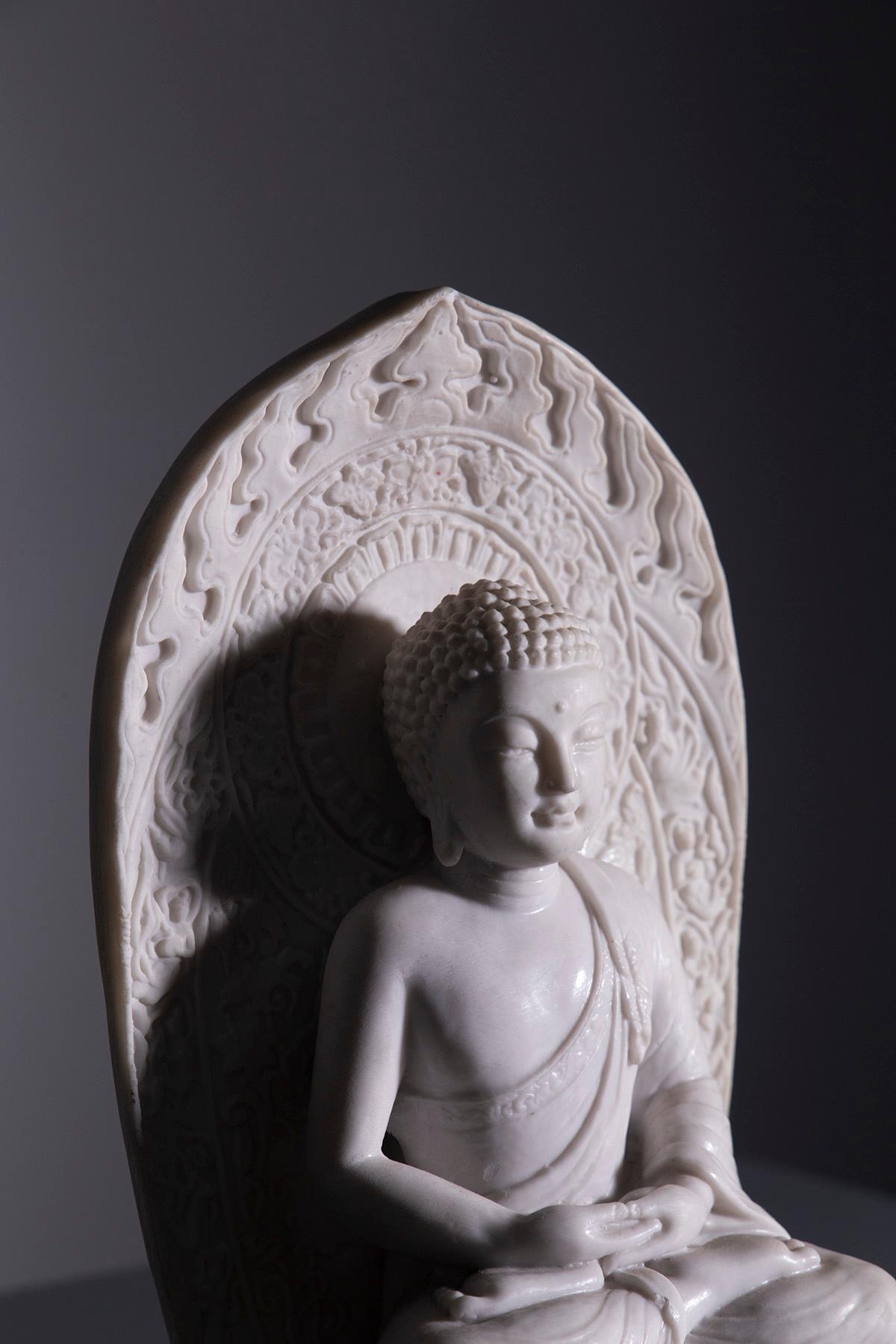 Chinese Ornamental Buddha Statuette In Good Condition For Sale In Milano, IT