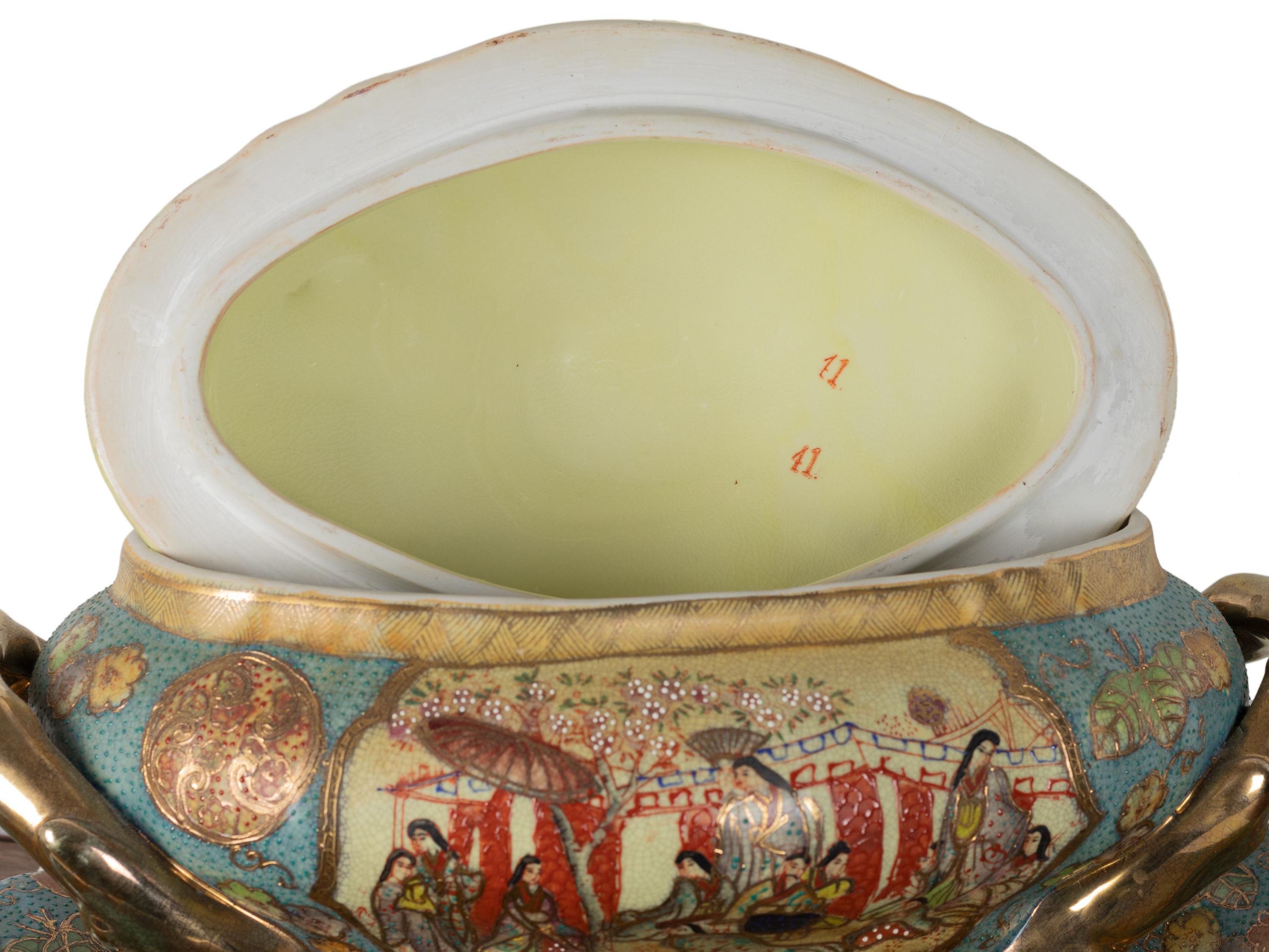 Chinesische ovale Porzellanterrine aus Porzellan, 1900 im Zustand „Gut“ im Angebot in Lisbon, PT