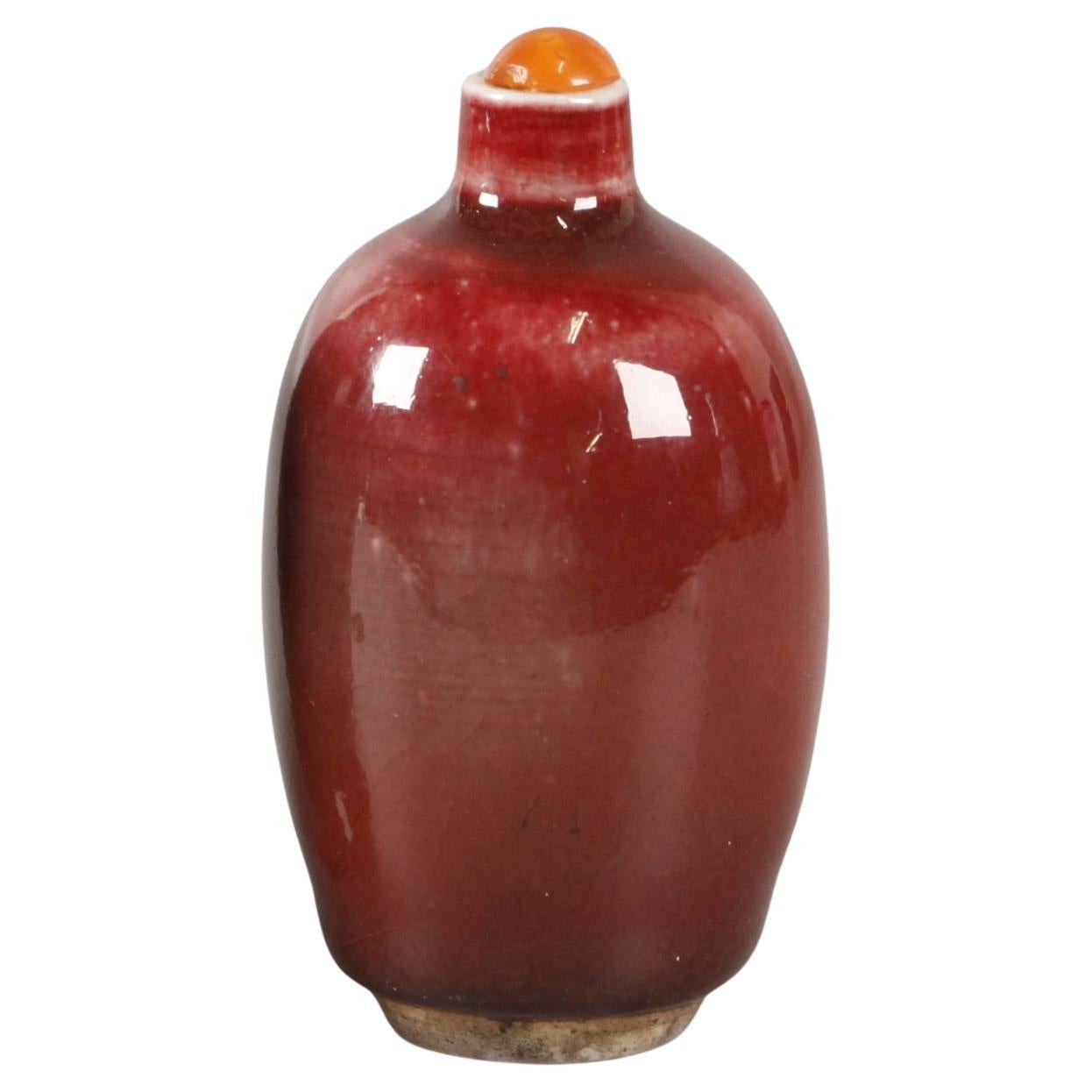 Chinese oxblood glazed porcelain snuff bottle, 18th c.