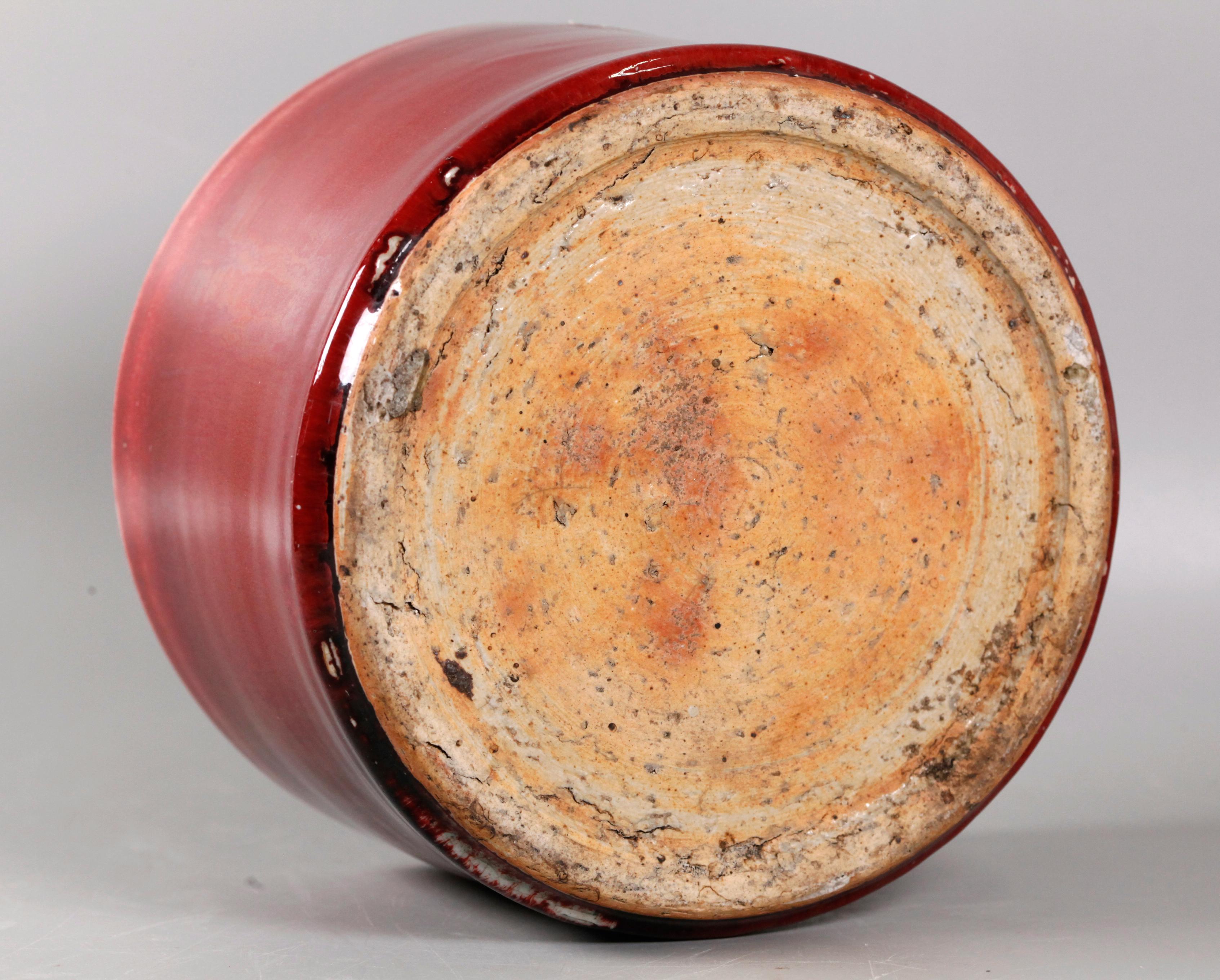 Chinese oxblood porcelain brush pot, 19th c. In Good Condition For Sale In New York, NY