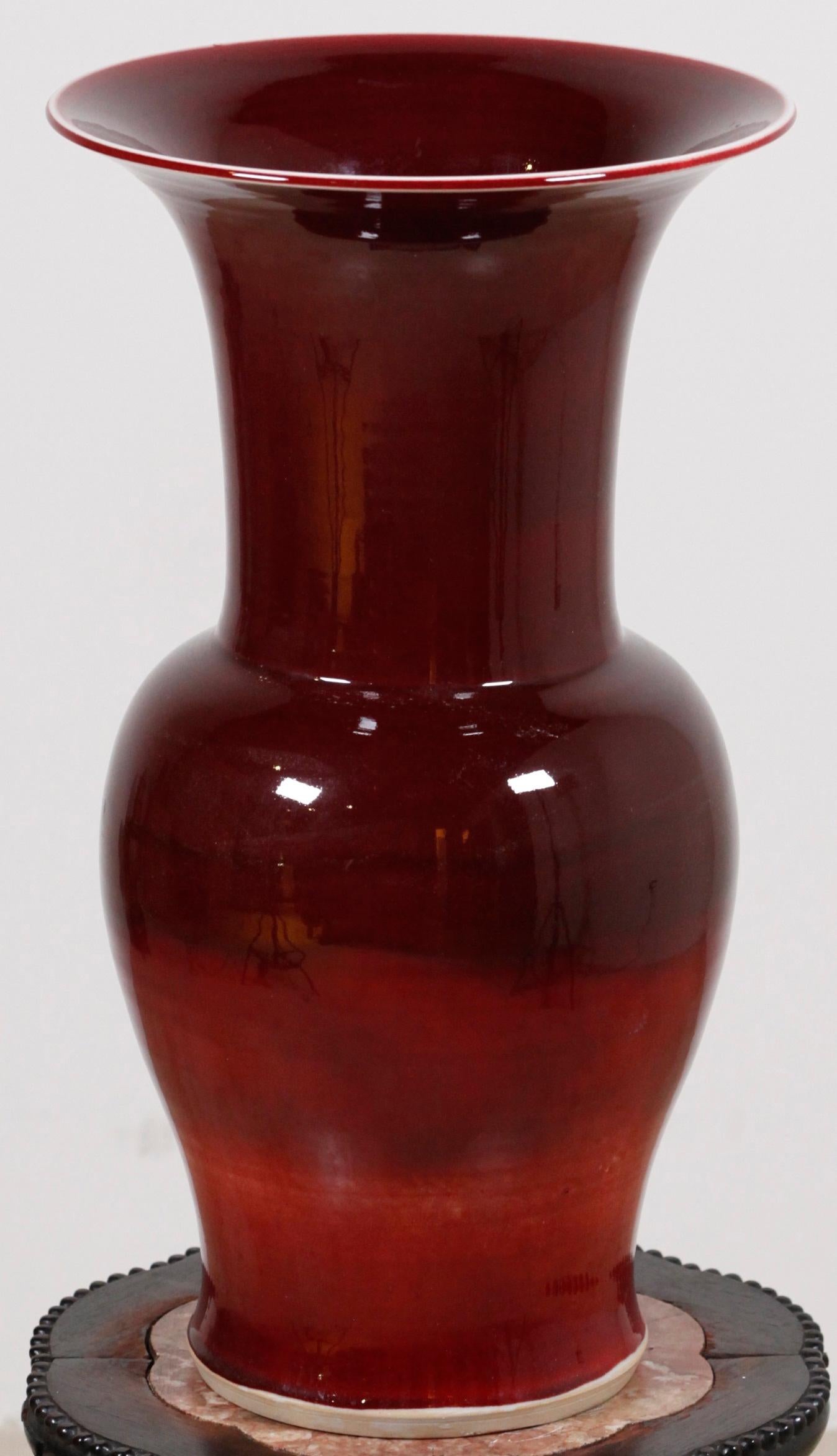 Chinese oxblood porcelain vase For Sale 1