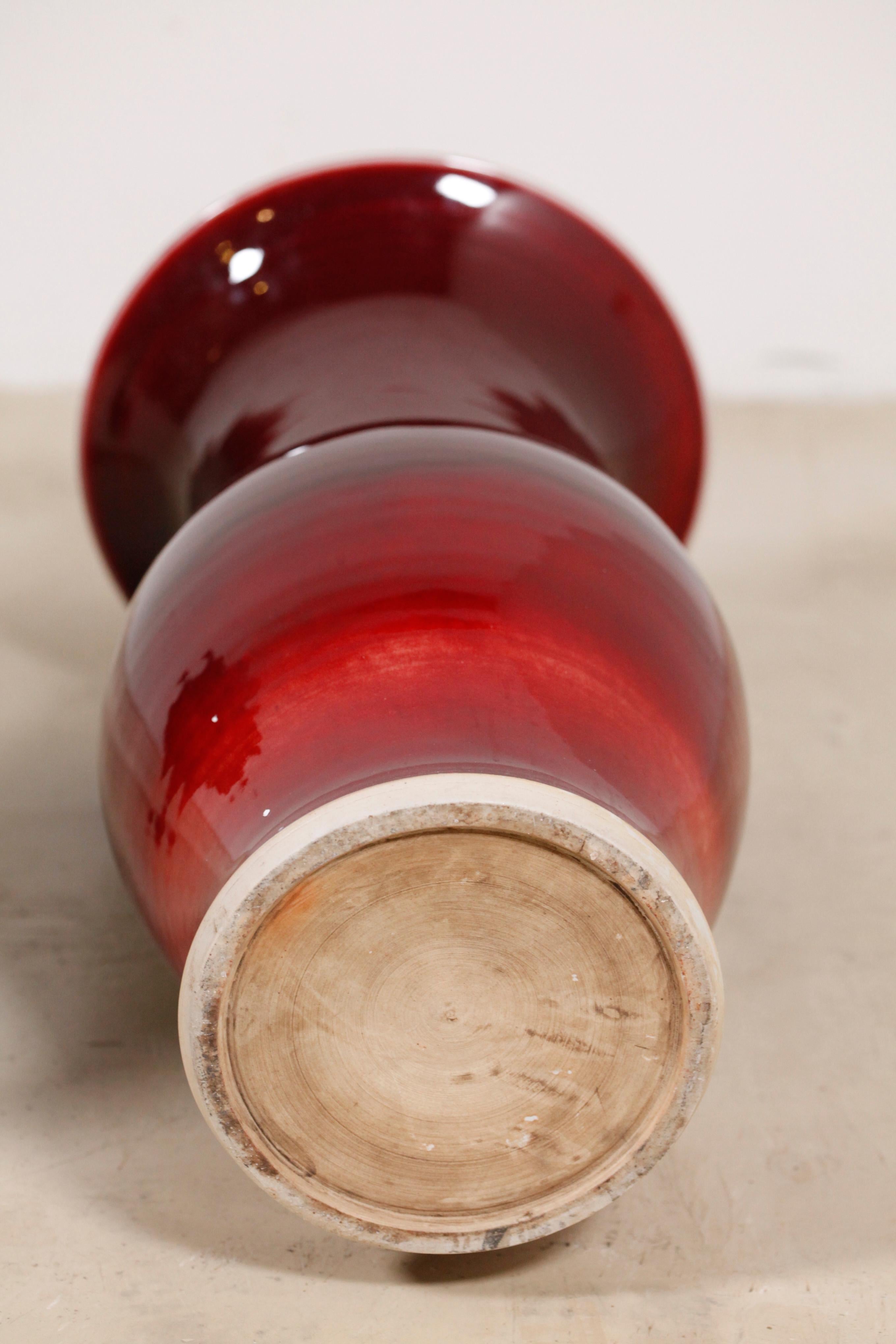 Chinese oxblood porcelain vase For Sale 2