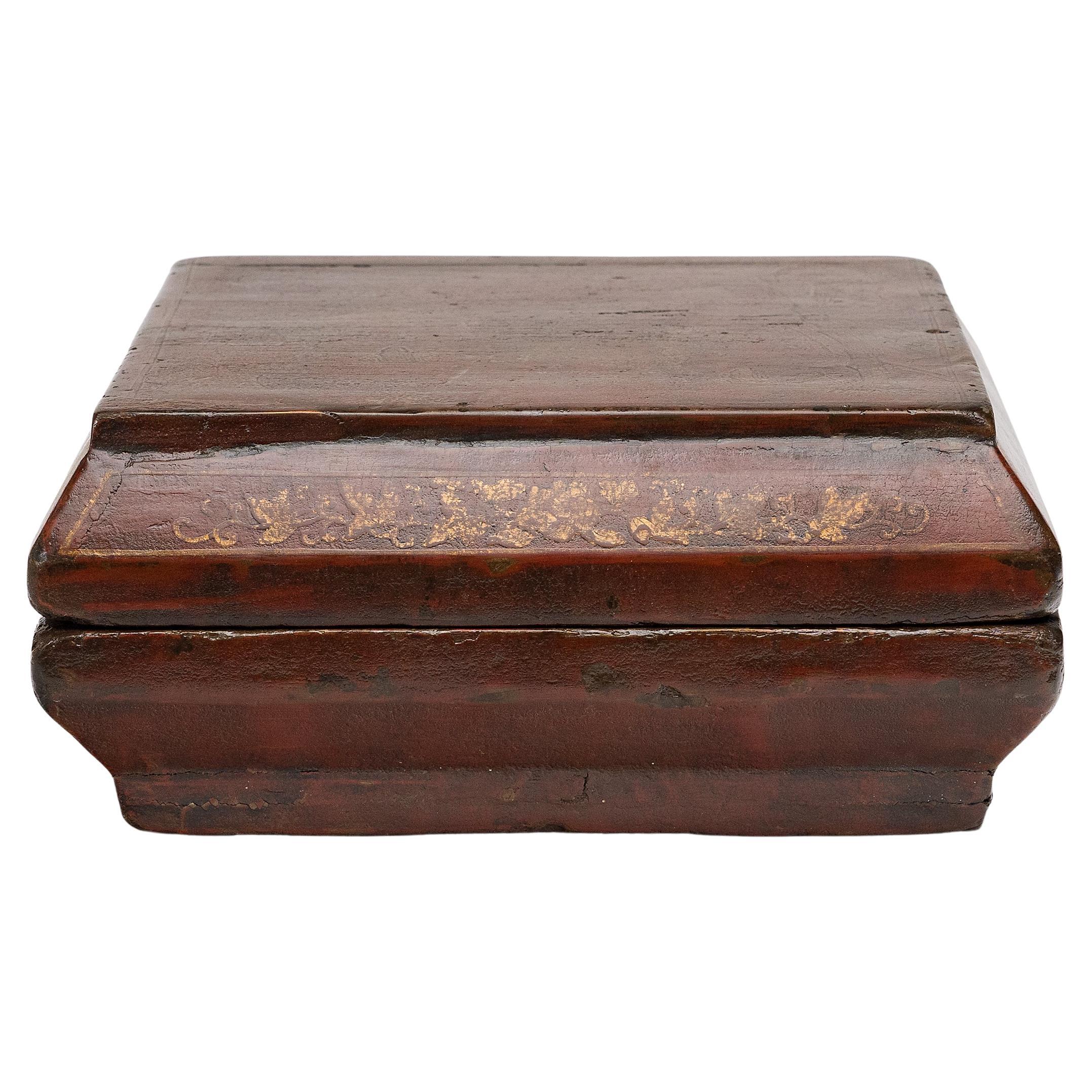 Chinese Painted Snack Box with Deer & Lingzhi, c. 1850 For Sale