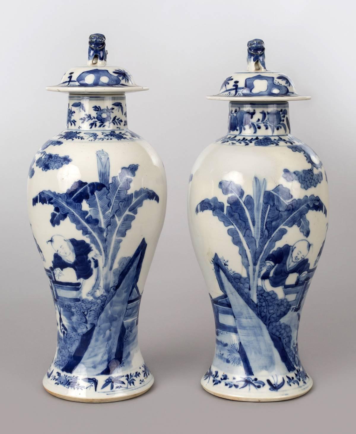 Chinese Export Chinese Pair of Blue and White Baluster Lidded Vases For Sale