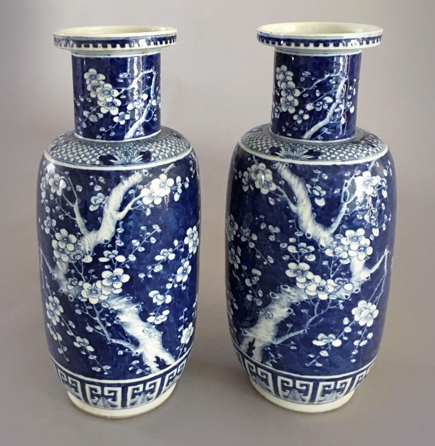 Glazed Chinese Pair of Blue and White Porcelain Rouleau Vases For Sale